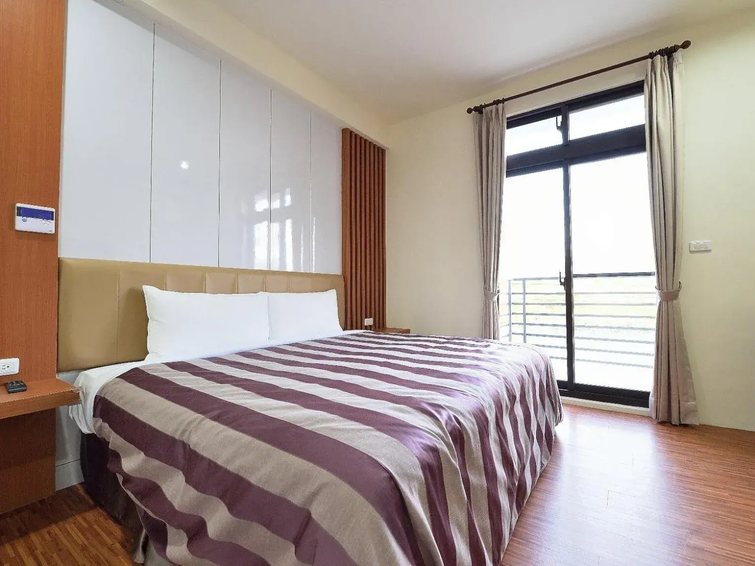 Double Room with Mountain View in CoCo Motel Boutique Double Room with Mountain View in CoCo Motel Boutique