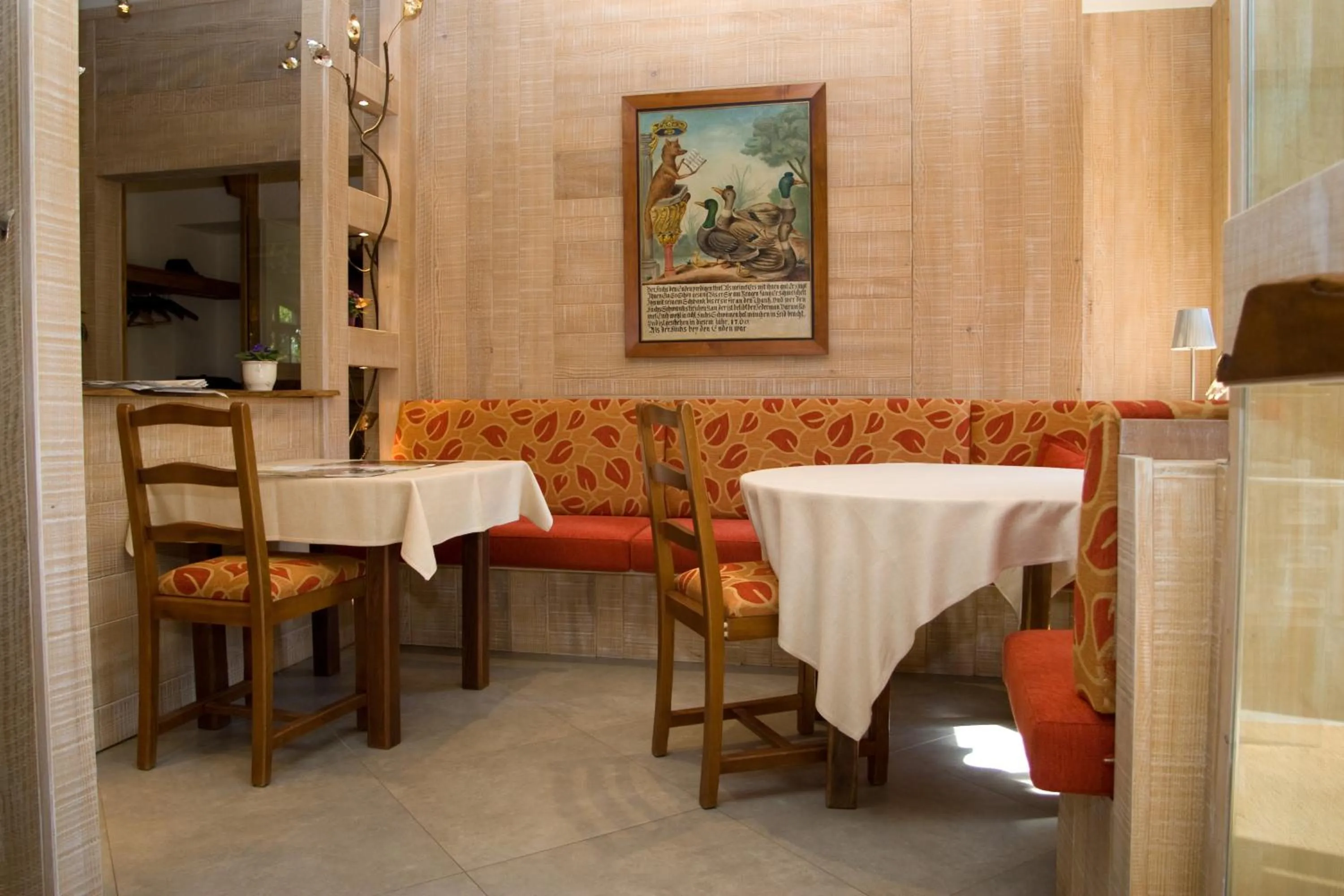 Lobby or reception in Logis Hôtel-Restaurant Auberge d'Imsthal