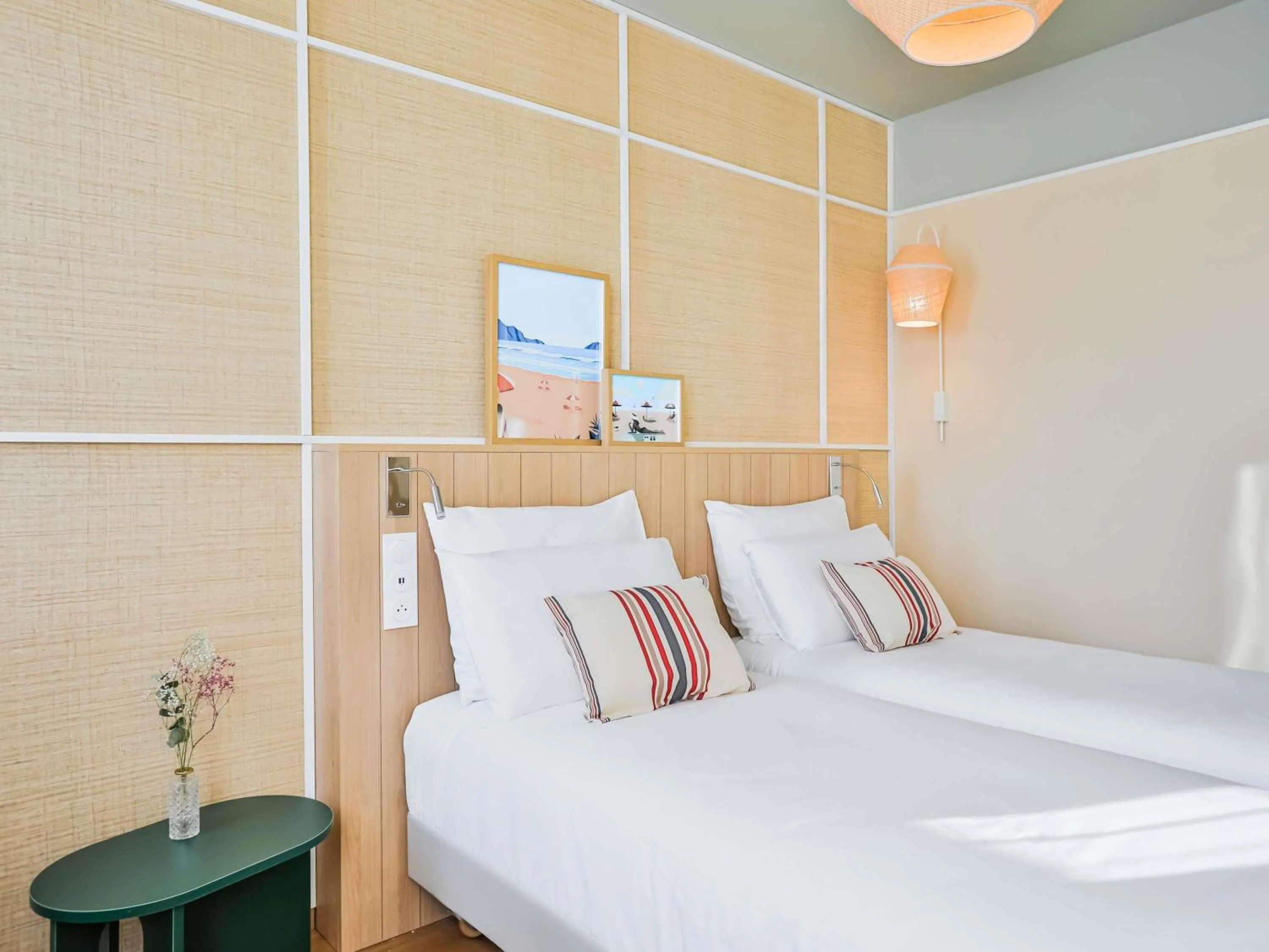 Bedroom, Bed in Mercure Président Biarritz Plage