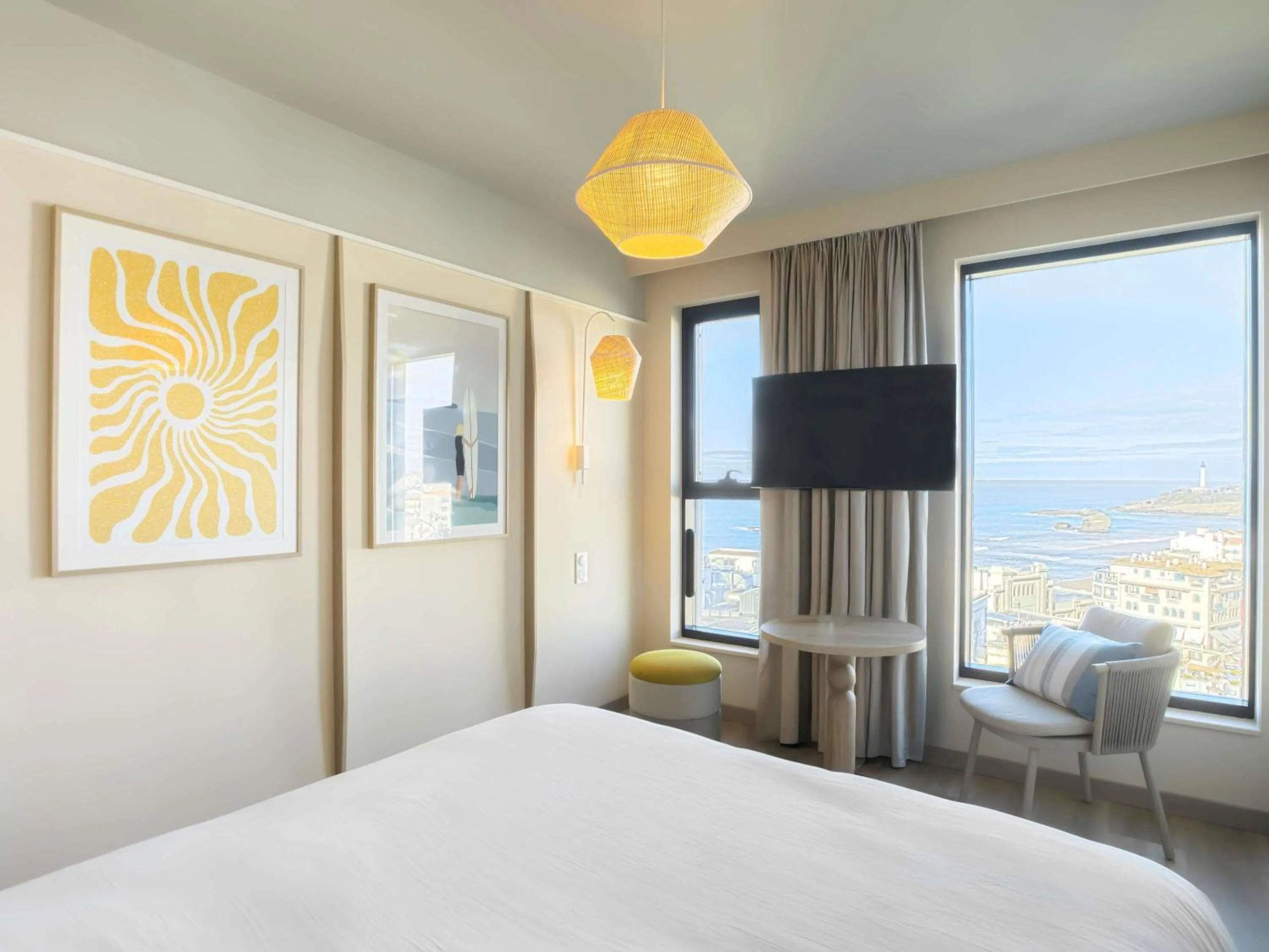 Bedroom, Bed in Mercure Président Biarritz Plage