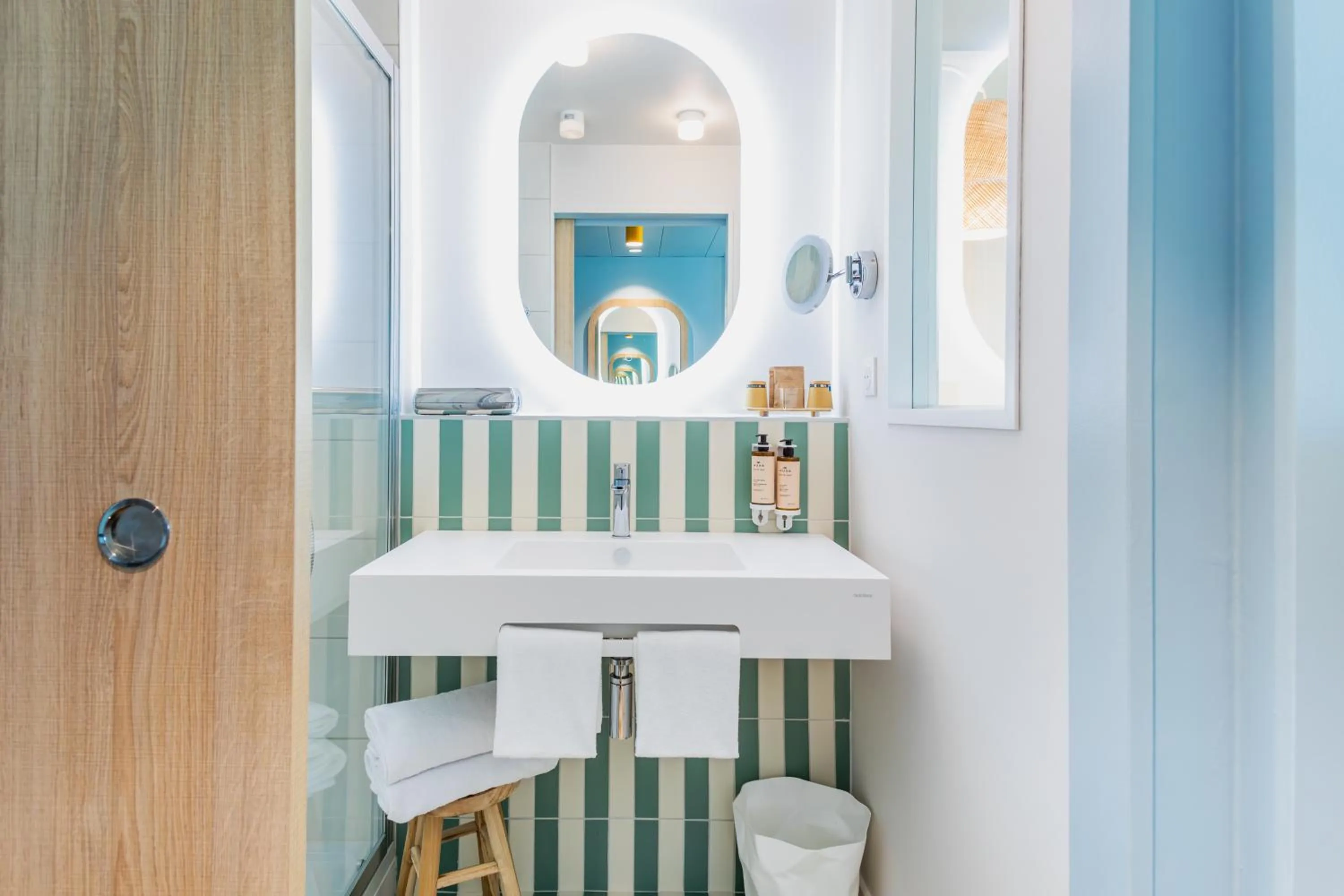 Bathroom in Mercure Président Biarritz Plage