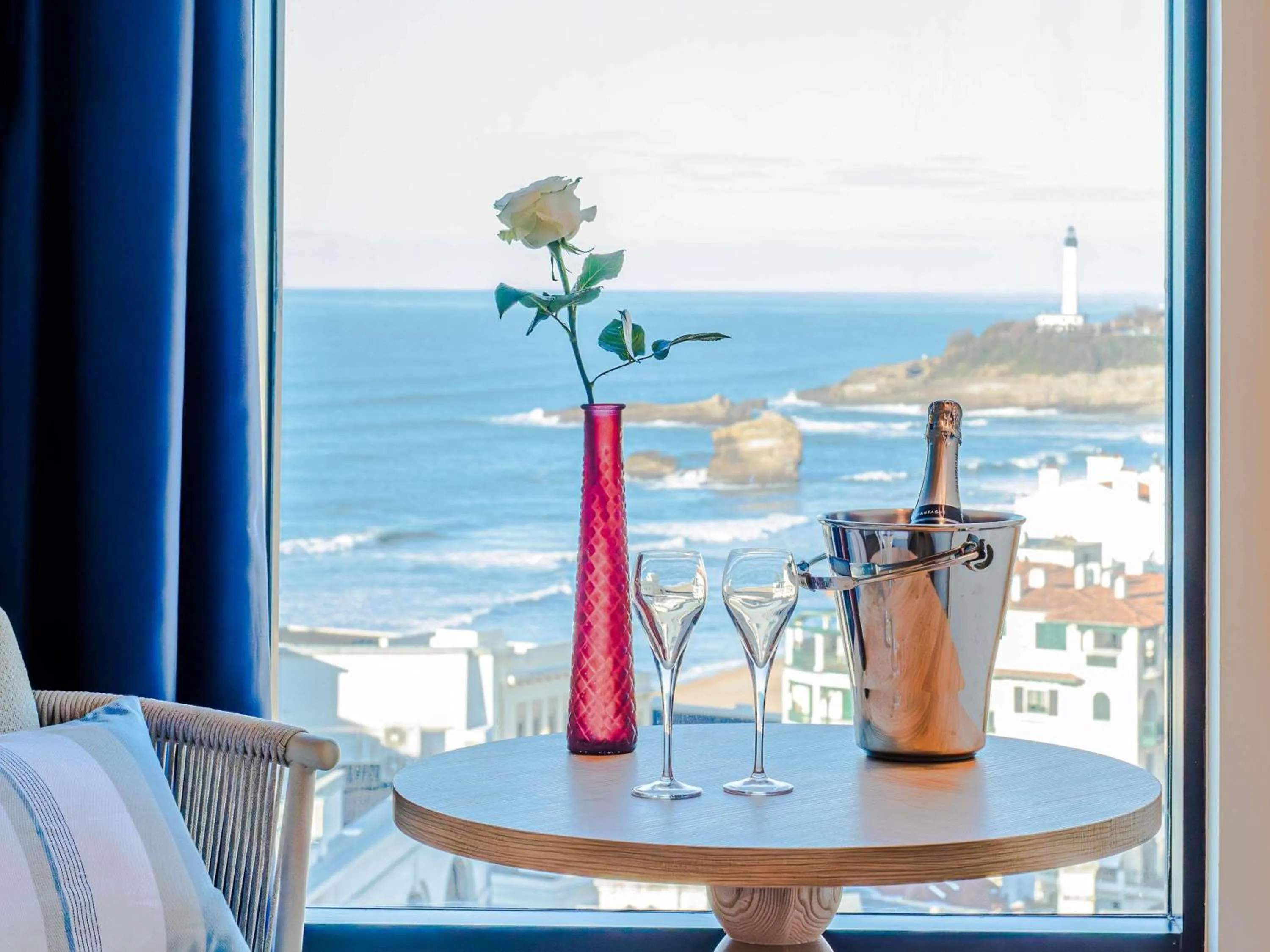 Bedroom in Mercure Président Biarritz Plage
