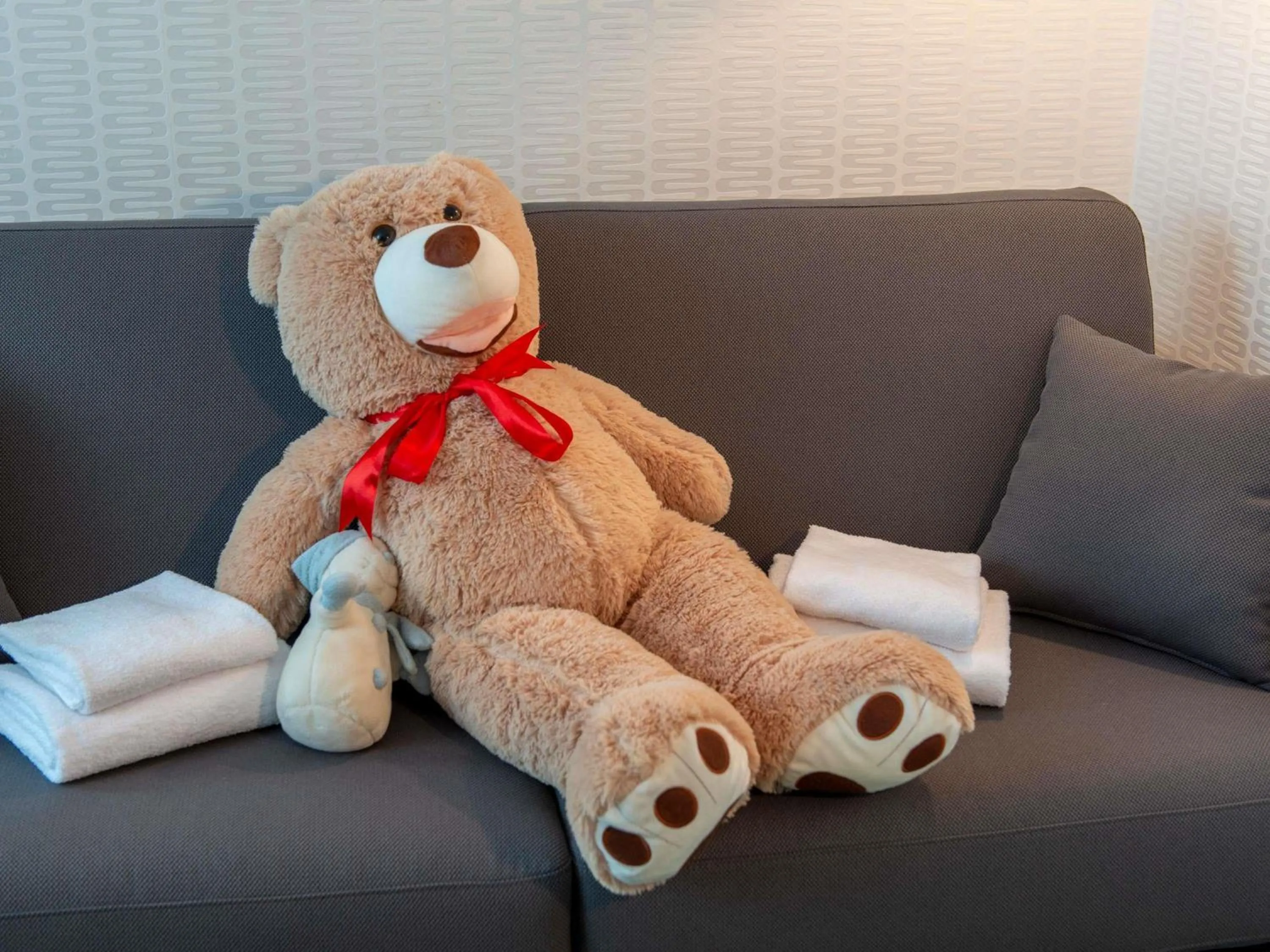 Bedroom in Mercure Président Biarritz Plage