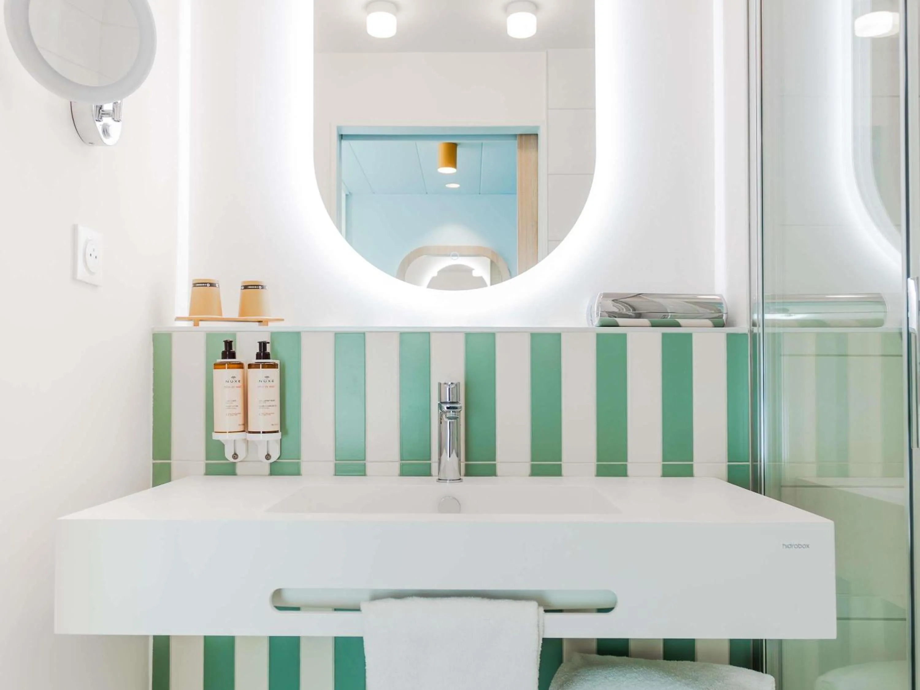 Bedroom in Mercure Président Biarritz Plage