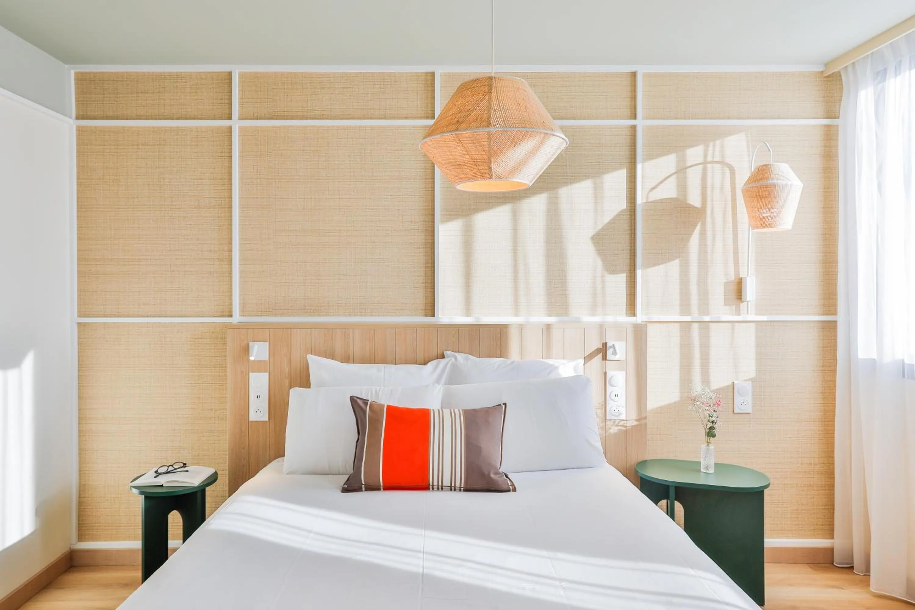 Bedroom, Bed in Mercure Président Biarritz Plage