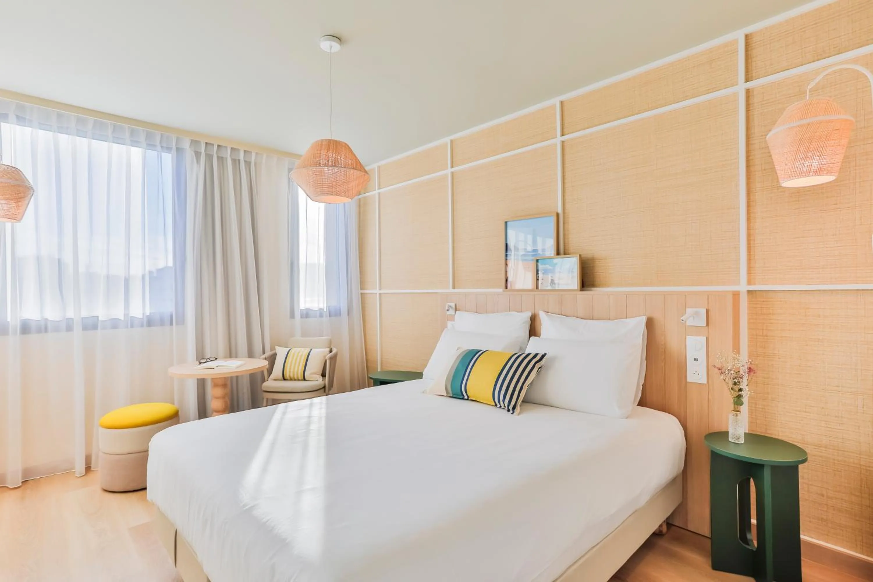 Bedroom, Bed in Mercure Président Biarritz Plage