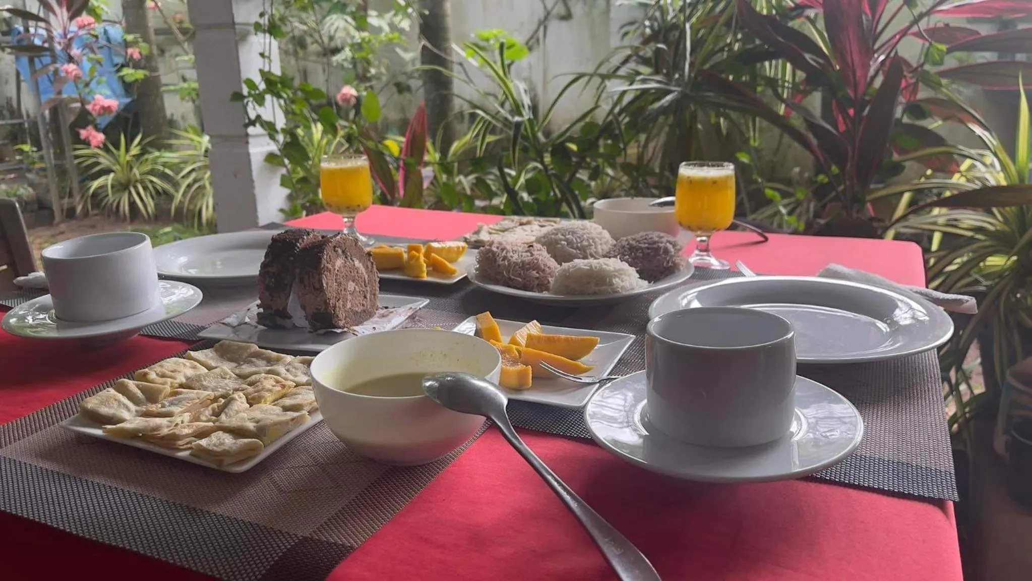 Food and drinks in Goalma Family Holiday Resort & Restaurant