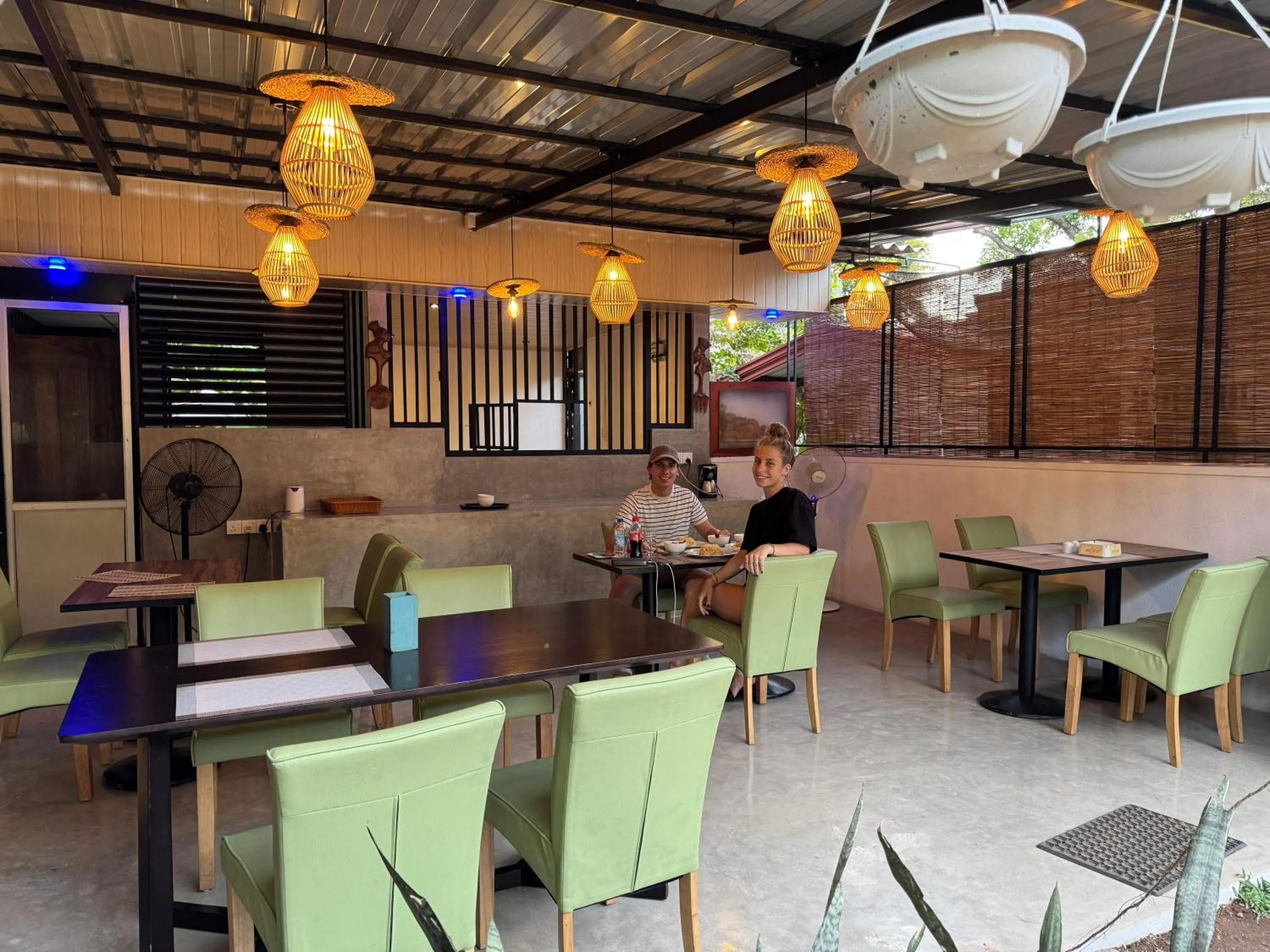 Restaurant/places to eat in Goalma Family Holiday Resort & Restaurant