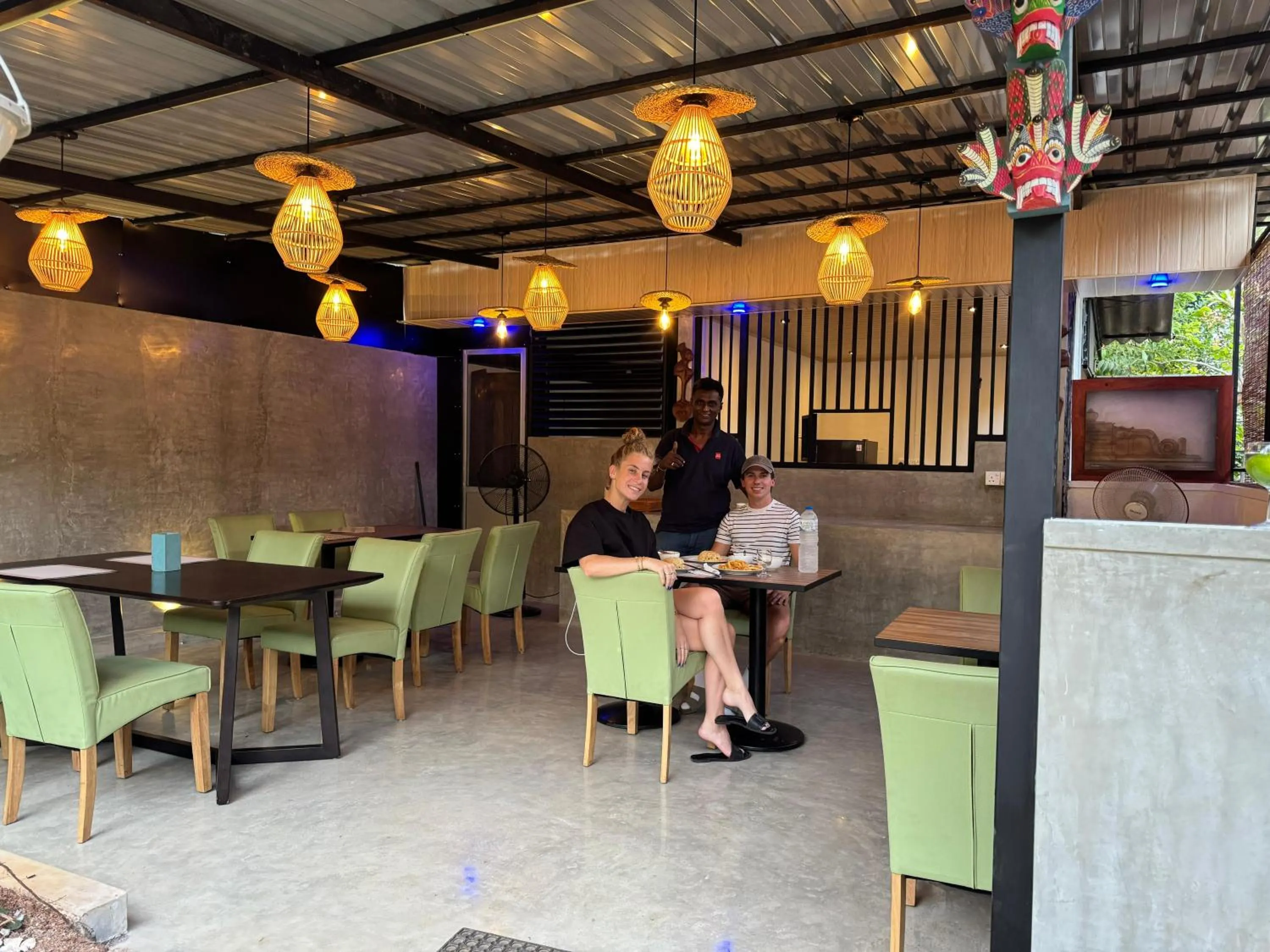 Restaurant/places to eat in Goalma Family Holiday Resort & Restaurant