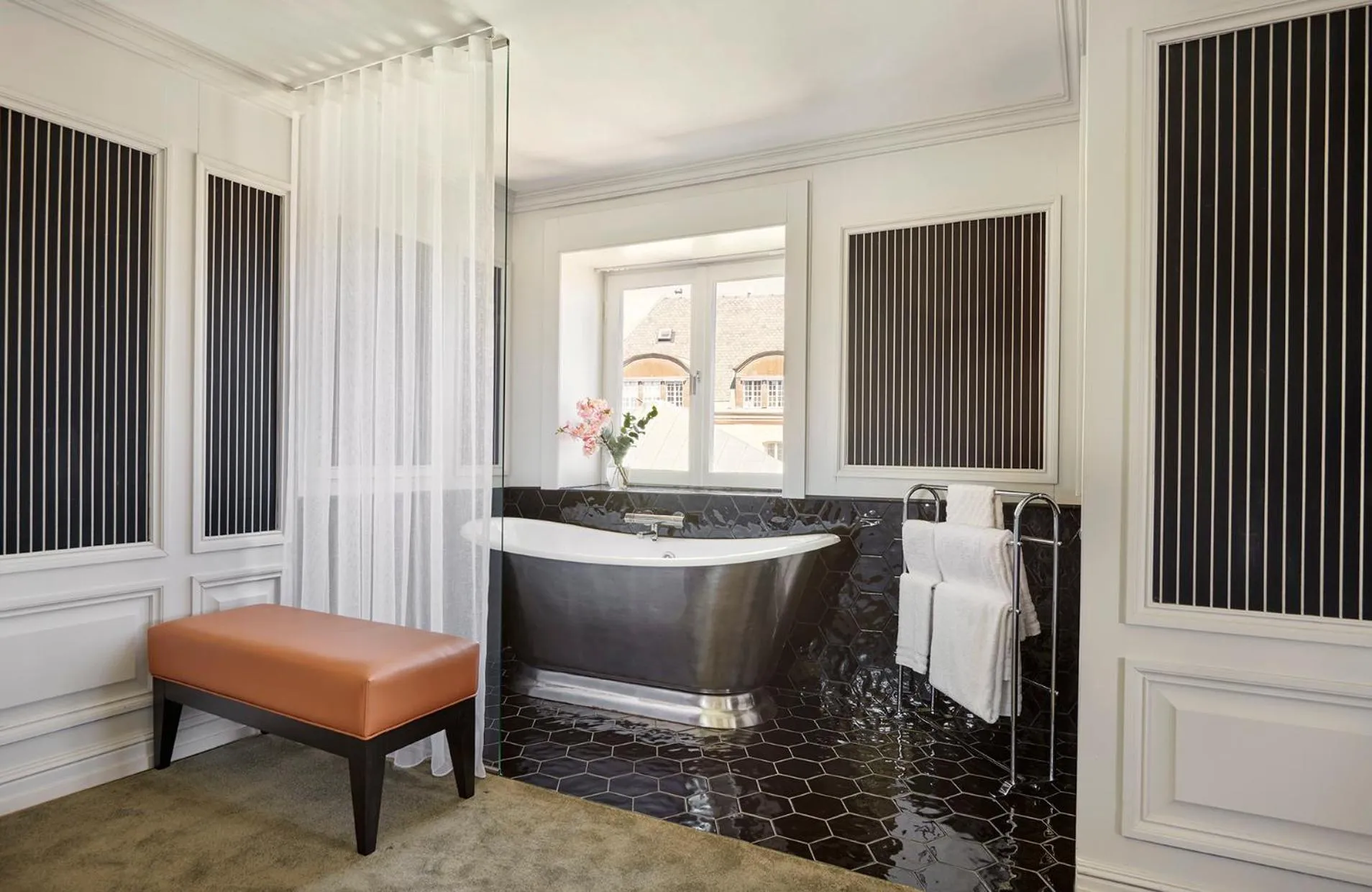 Bathroom in Hôtel Reisen in The Unbound Collection by Hyatt