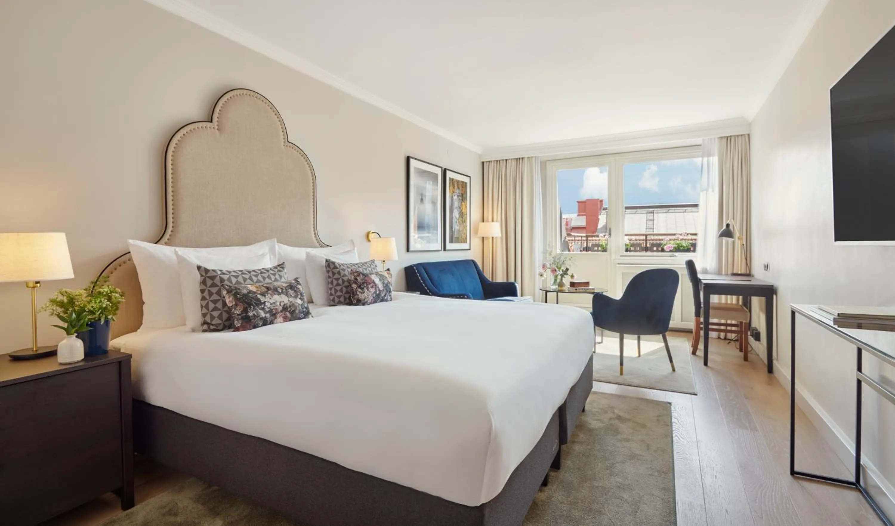 Bed in Hôtel Reisen in The Unbound Collection by Hyatt