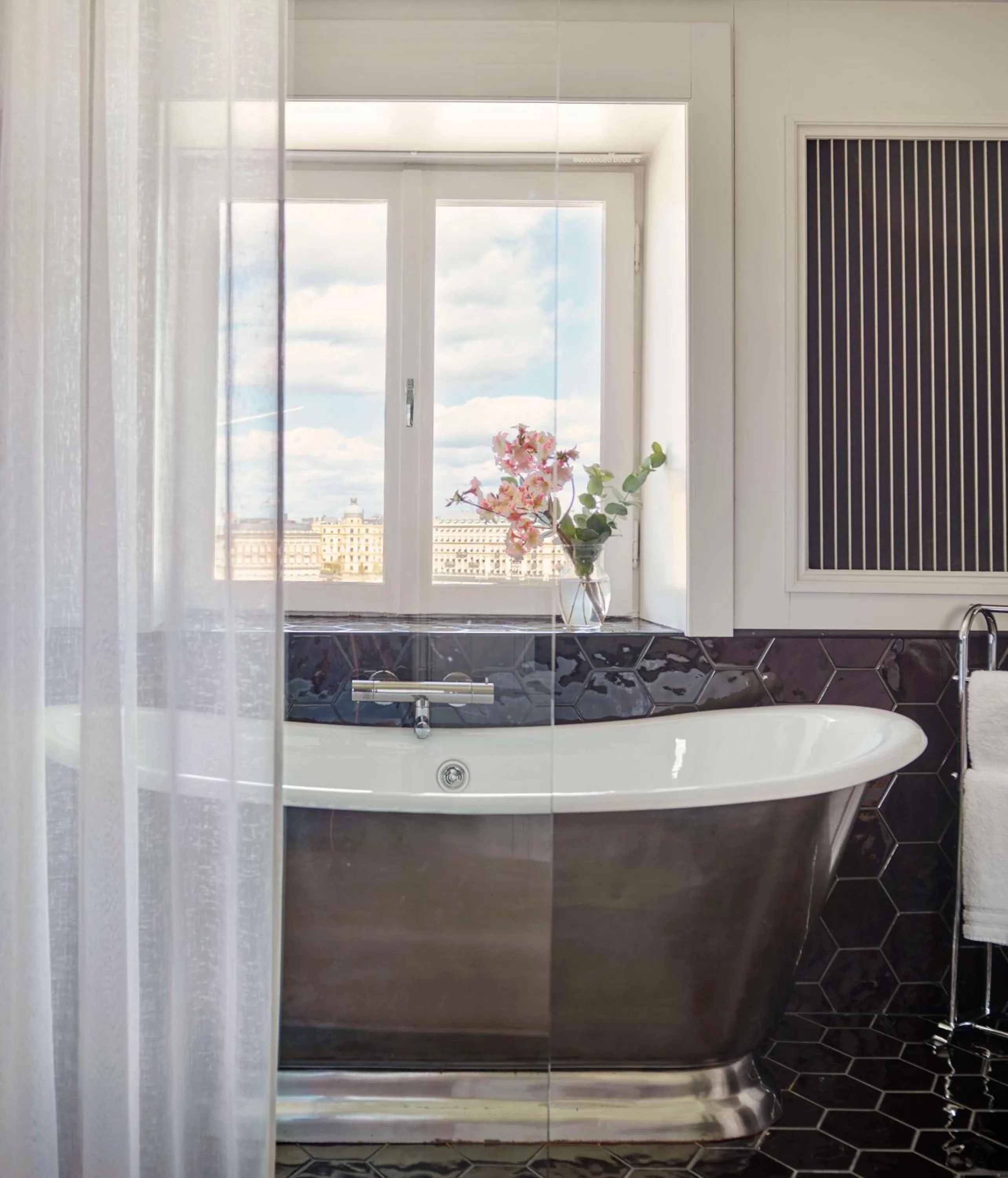 Photo of the whole room in Hôtel Reisen in The Unbound Collection by Hyatt