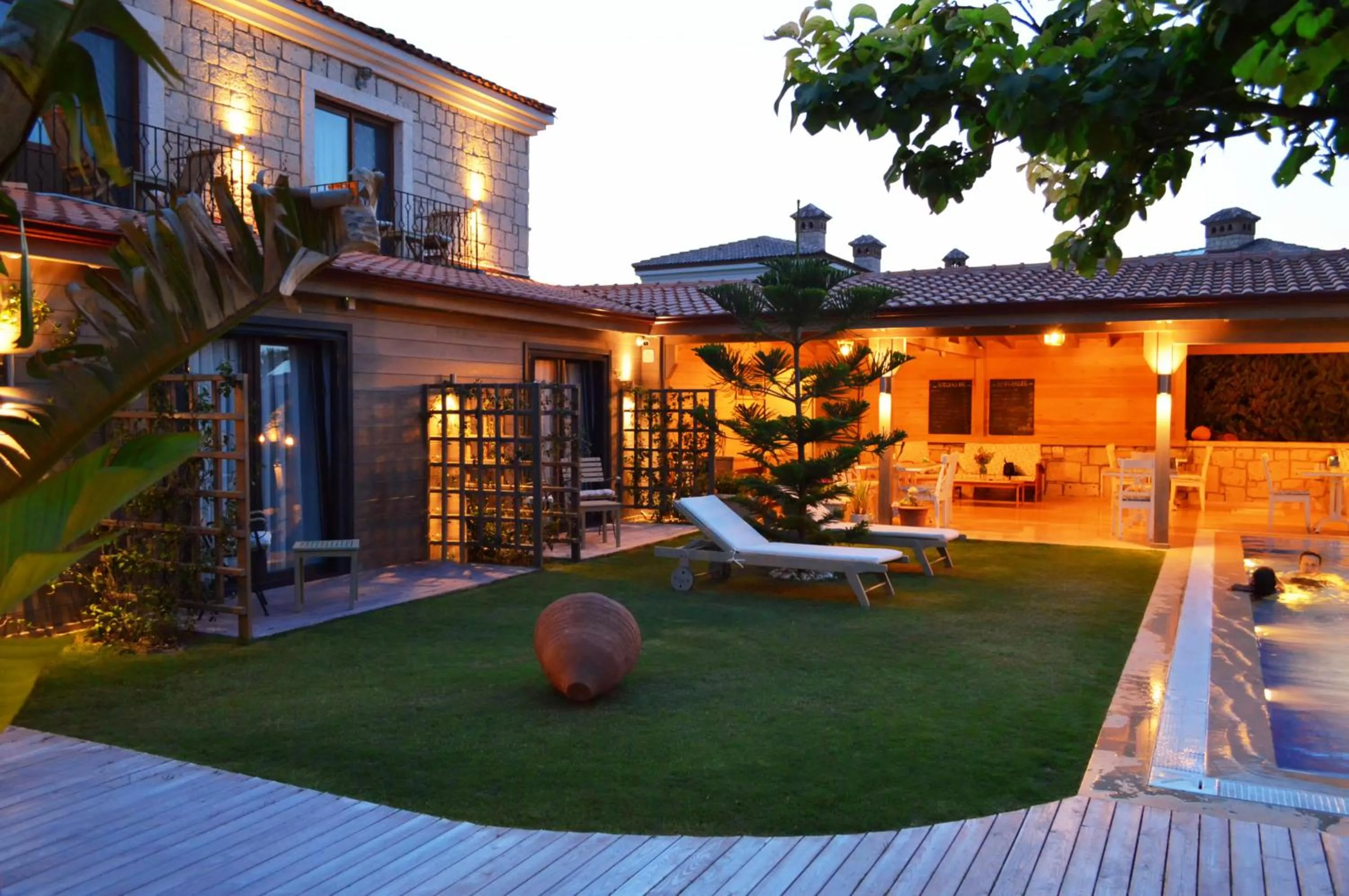 Property building in Fehmi Bey Alacati