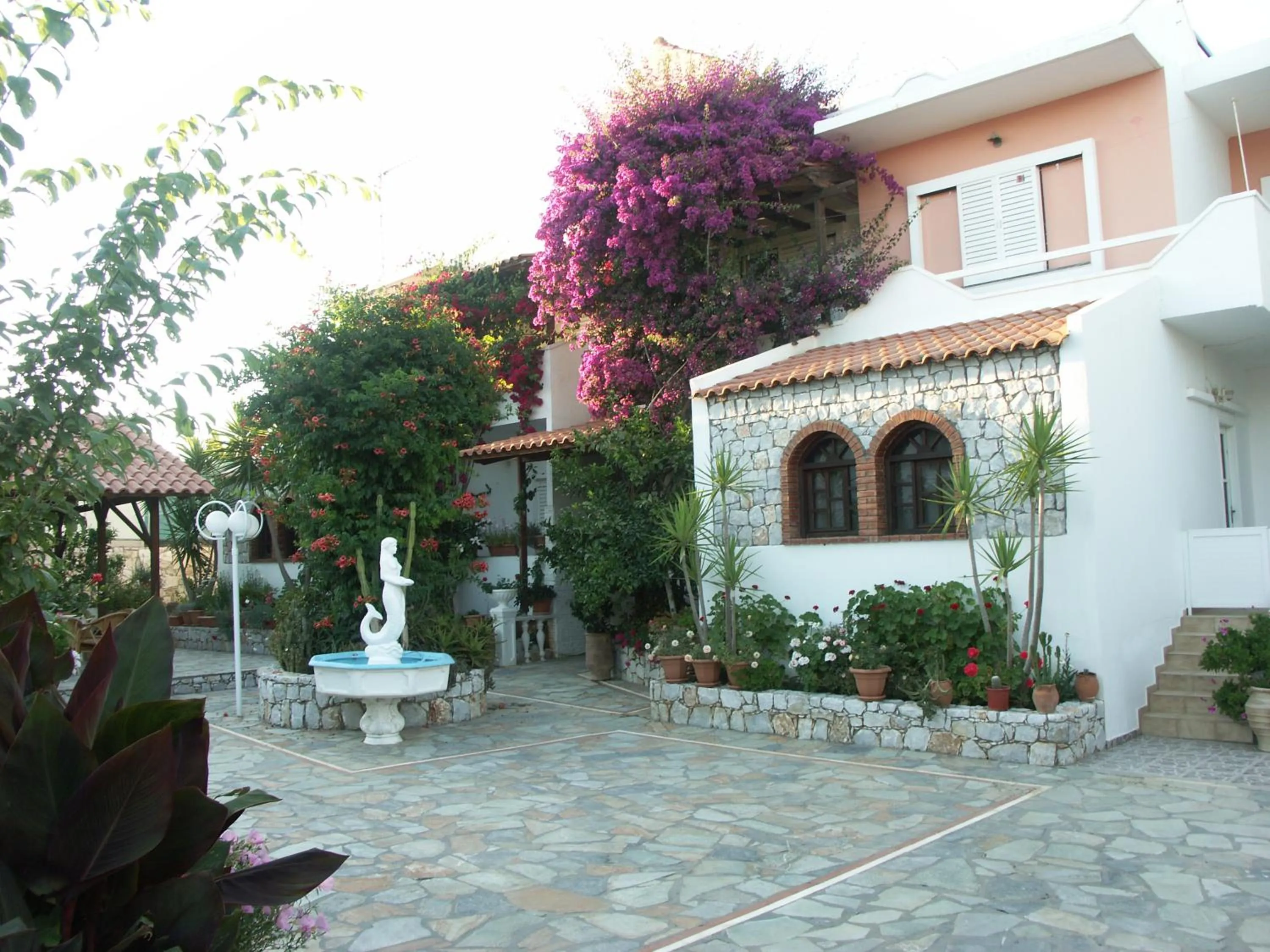 Garden in Eden Beach Hotel