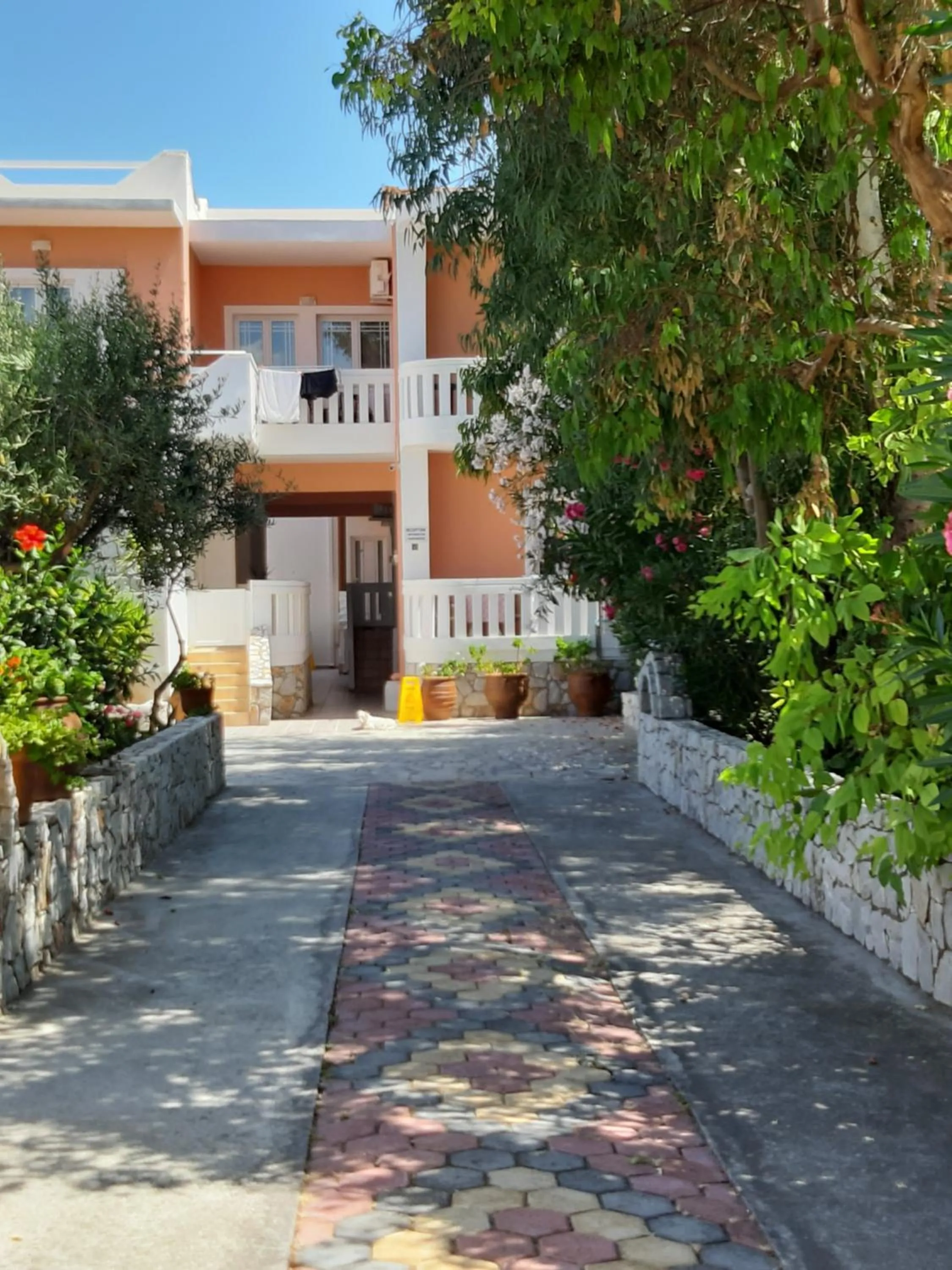 Garden in Eden Beach Hotel