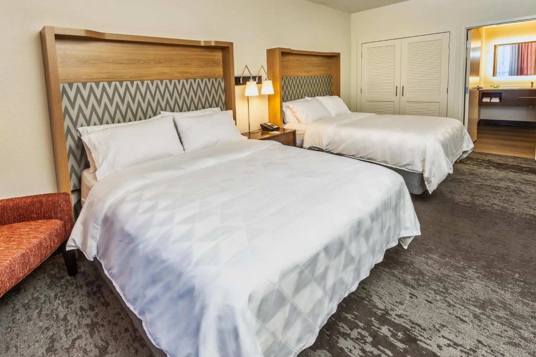 Photo of the whole room, Bed in Holiday Inn Hotel & Suites Memphis-Wolfchase Galleria by IHG