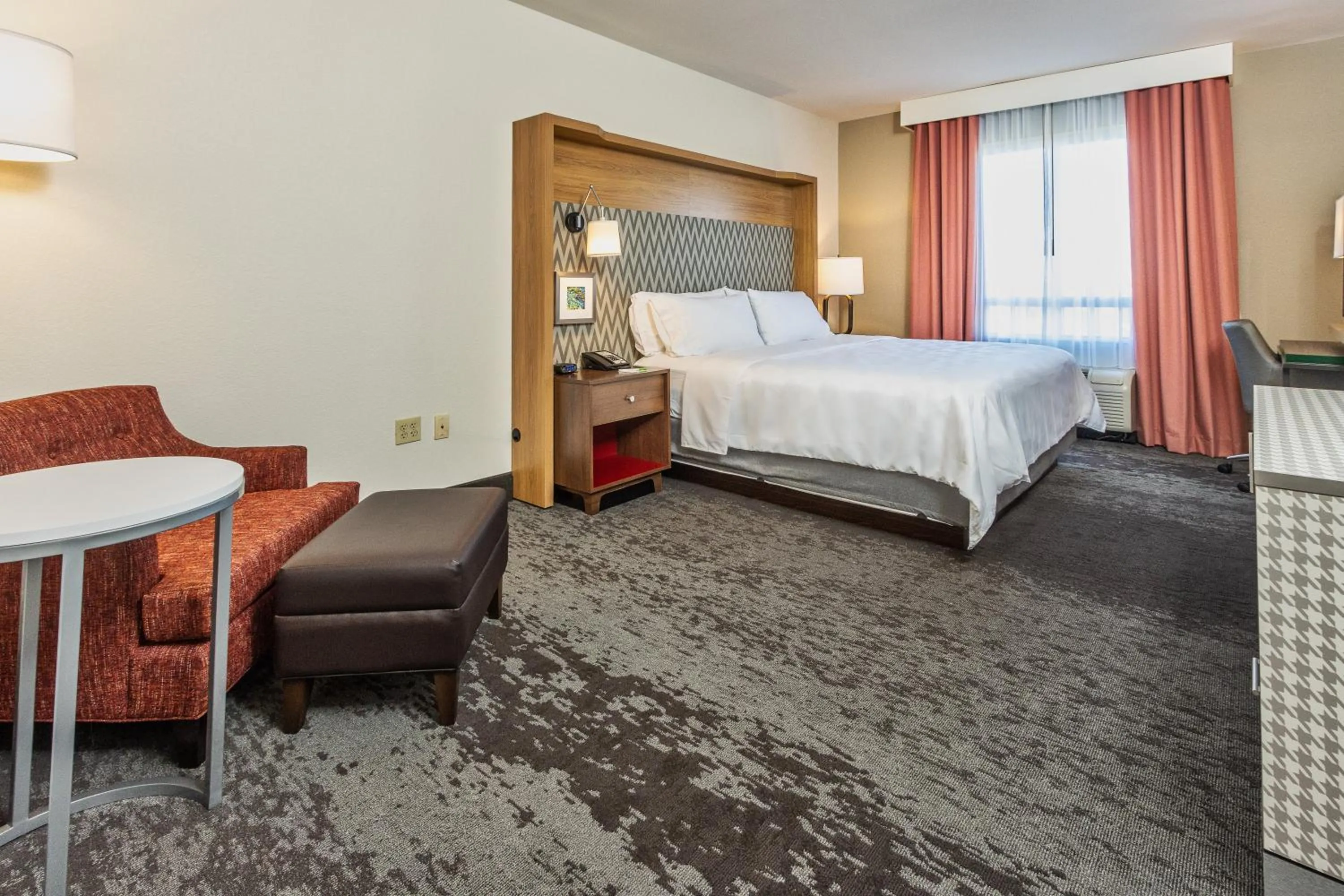 Photo of the whole room, Bed in Holiday Inn Hotel & Suites Memphis-Wolfchase Galleria by IHG