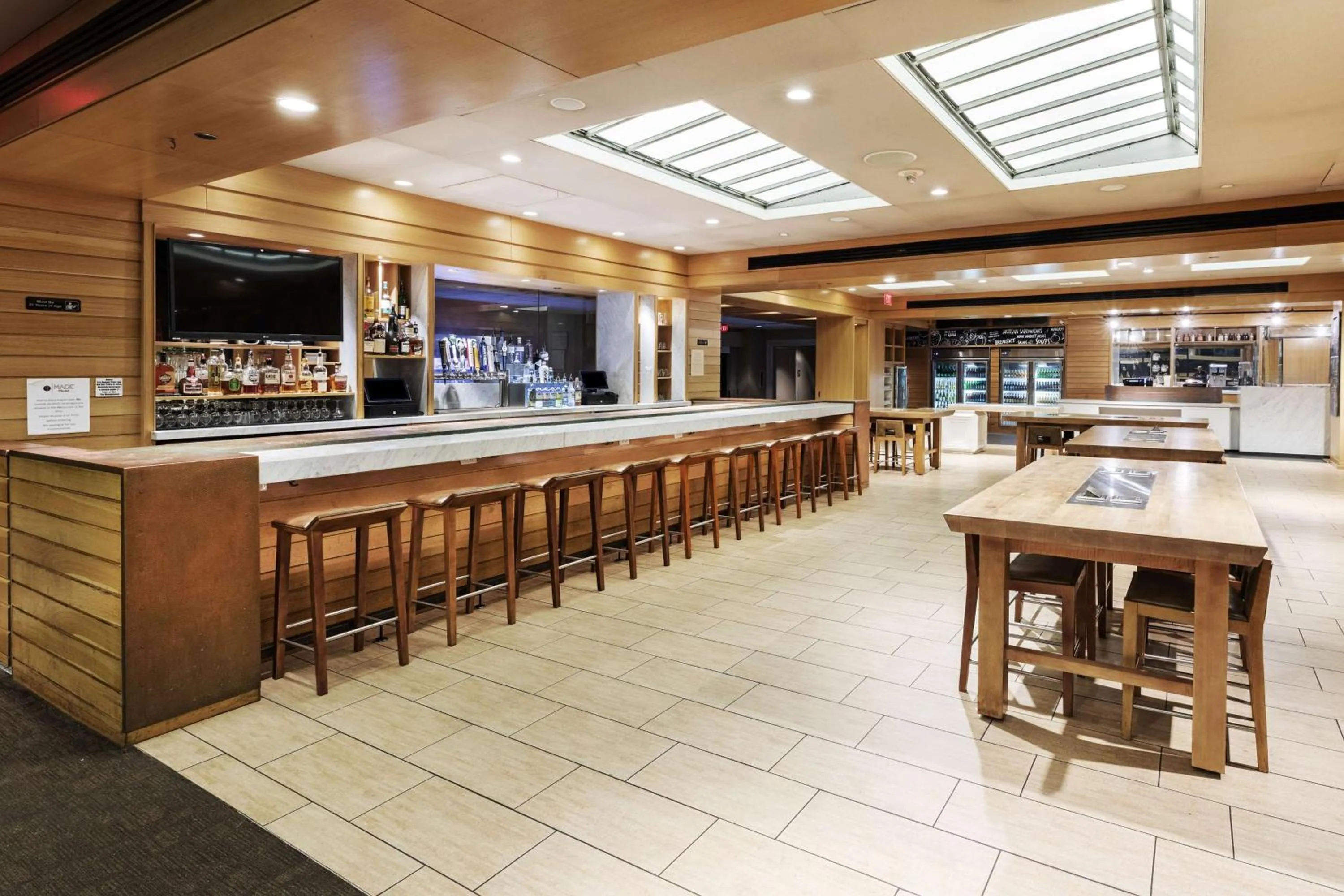 Lounge or bar in DoubleTree by Hilton Tulsa Downtown