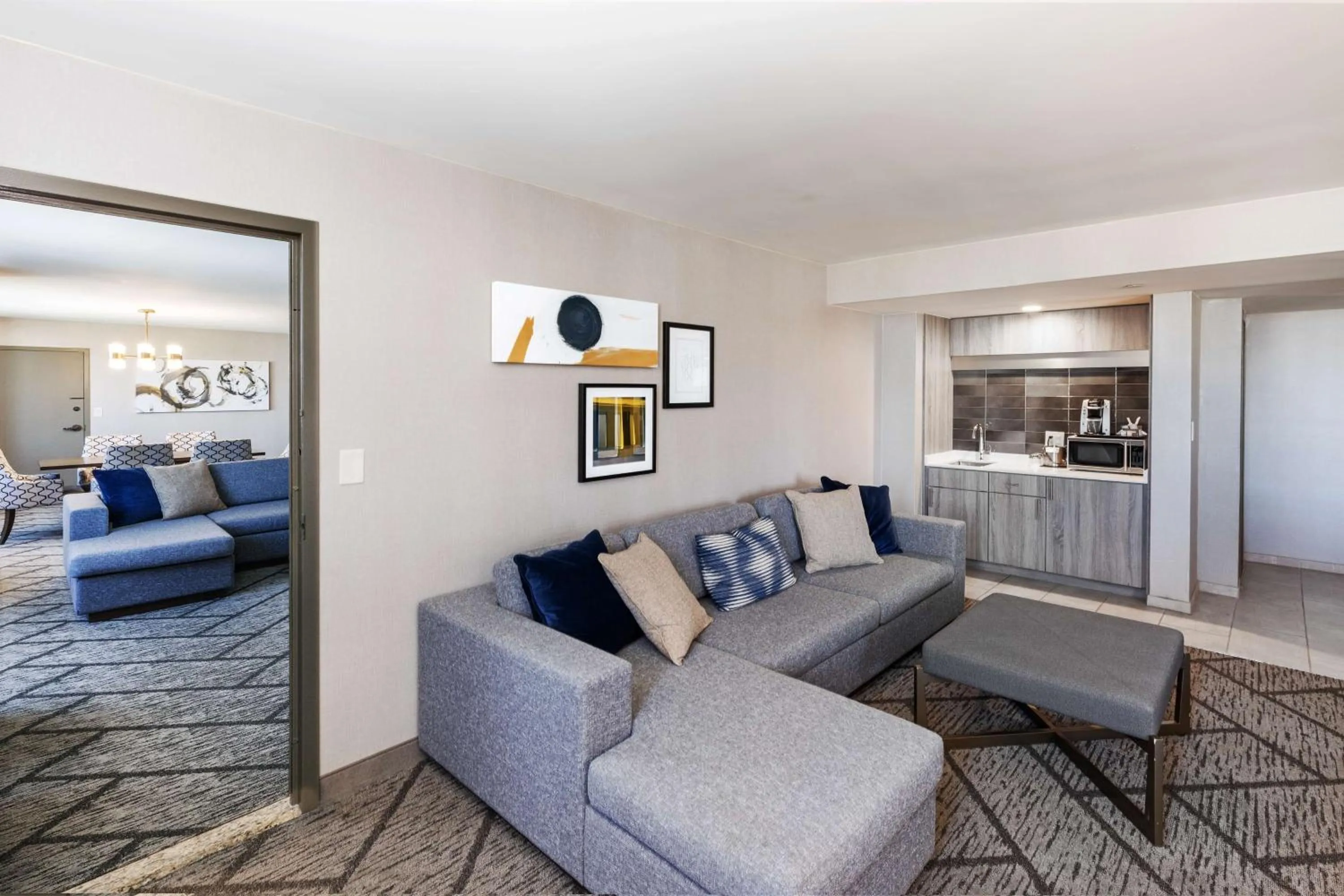 Living room in DoubleTree by Hilton Tulsa Downtown