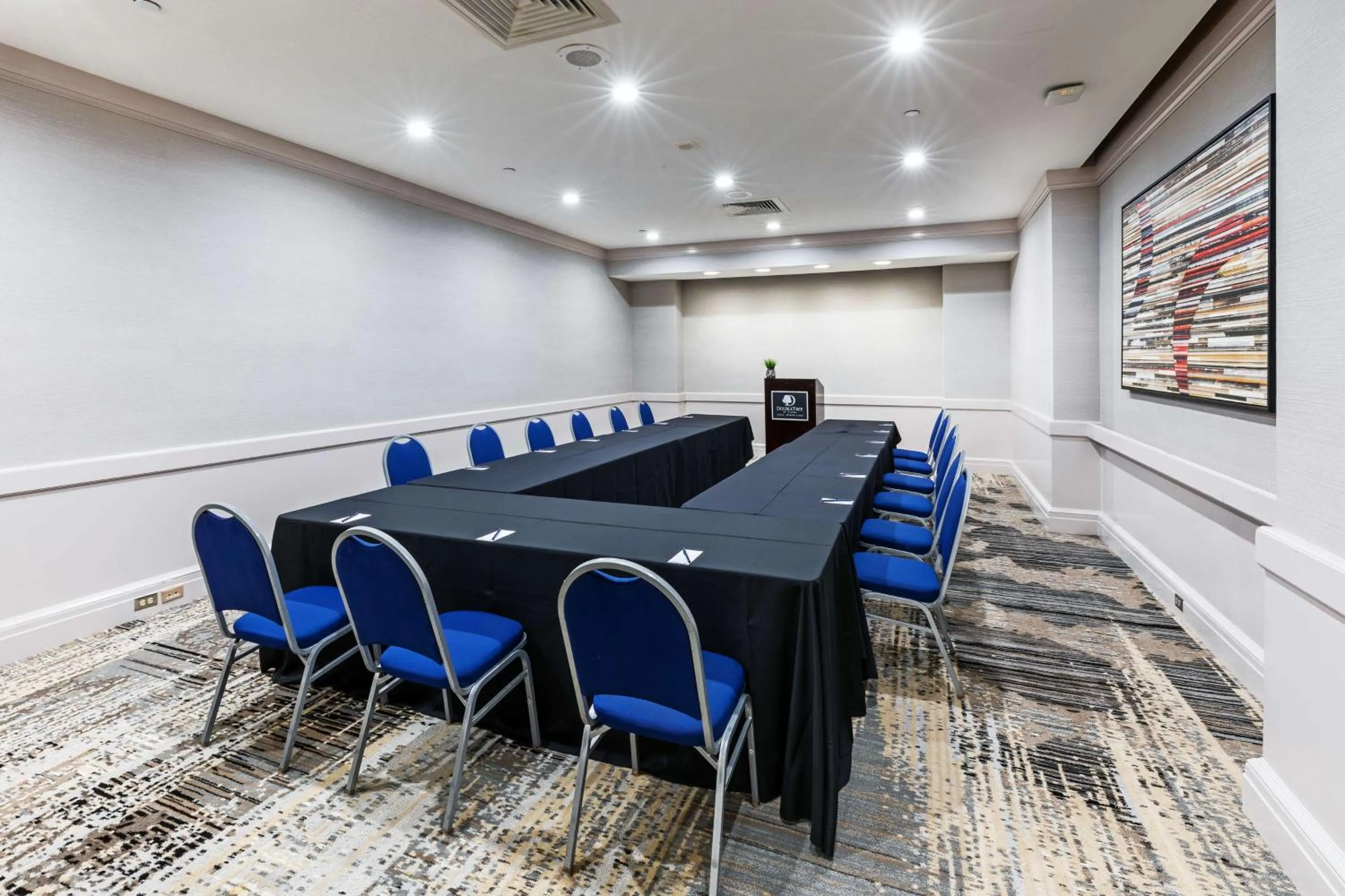 Meeting/conference room in DoubleTree by Hilton Tulsa - Warren Place