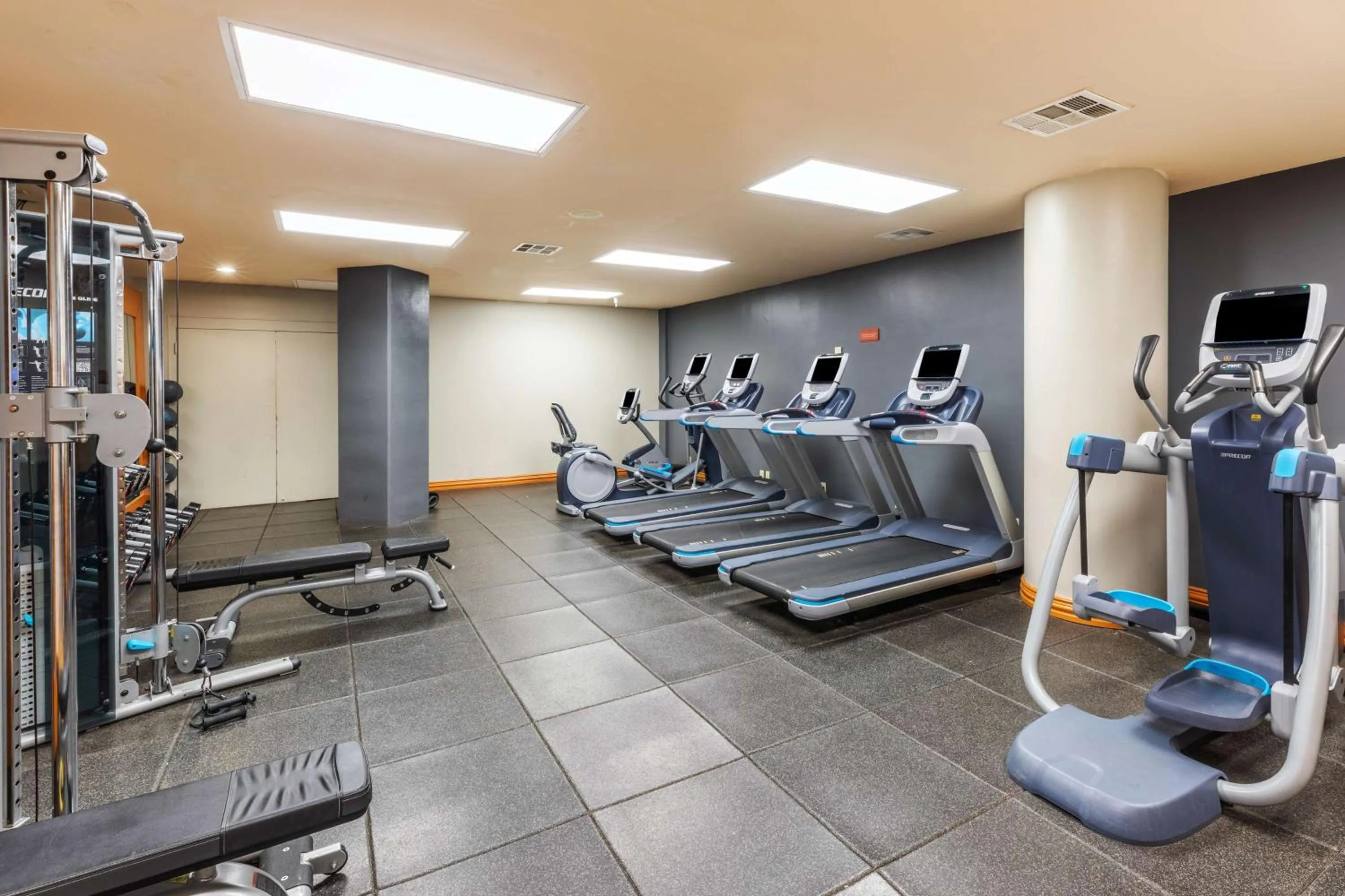 Fitness centre/facilities in DoubleTree by Hilton Tulsa - Warren Place