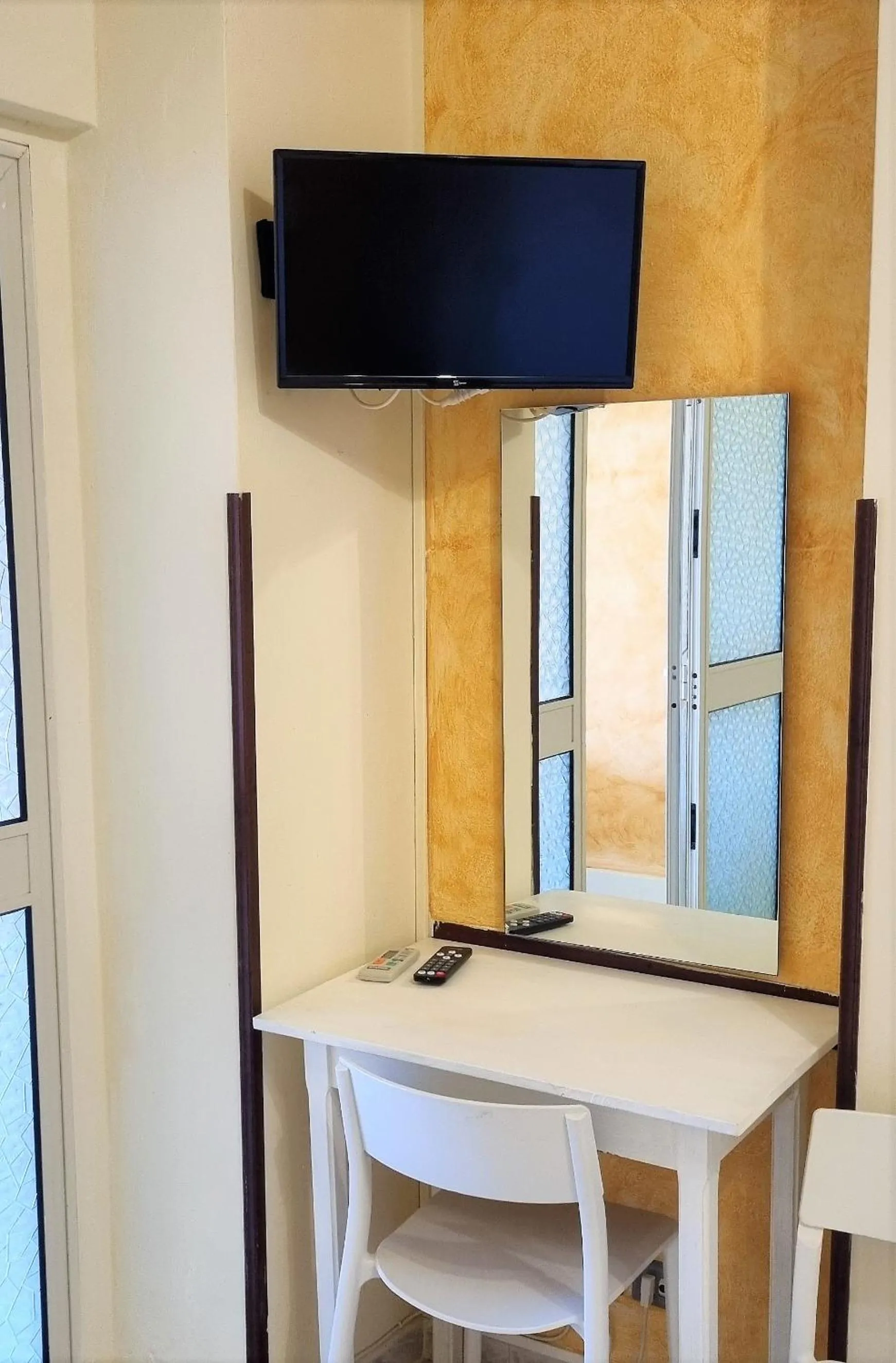 TV and multimedia in Delle Rose