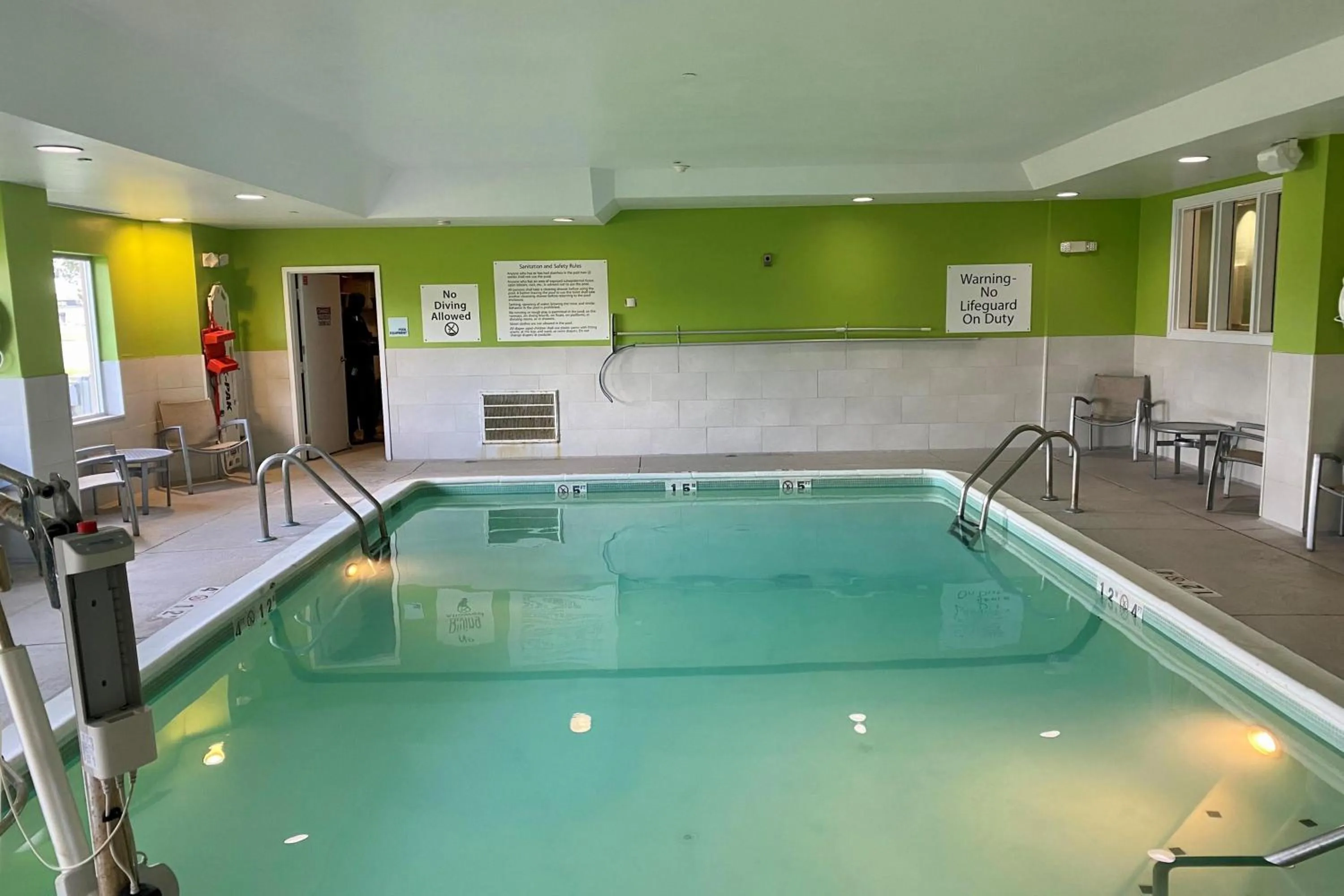 Swimming pool in Holiday Inn Express Indianapolis - Fishers by IHG