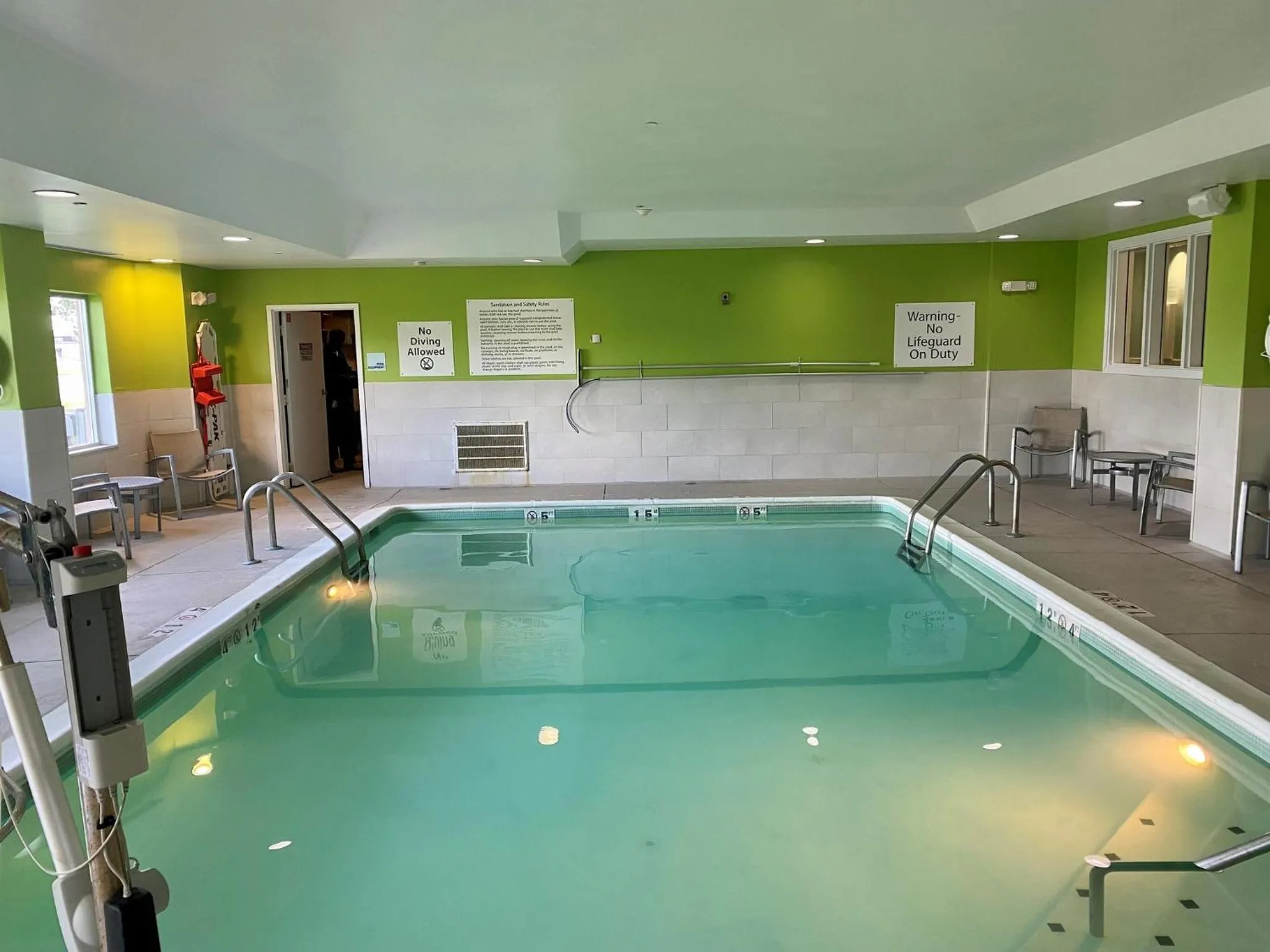 Swimming pool in Holiday Inn Express Indianapolis - Fishers by IHG