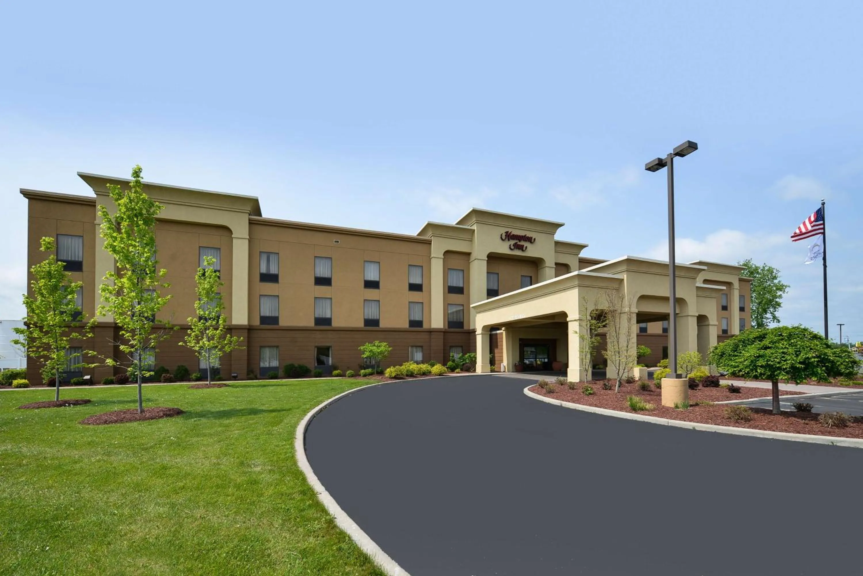 Property building in Hampton Inn Utica