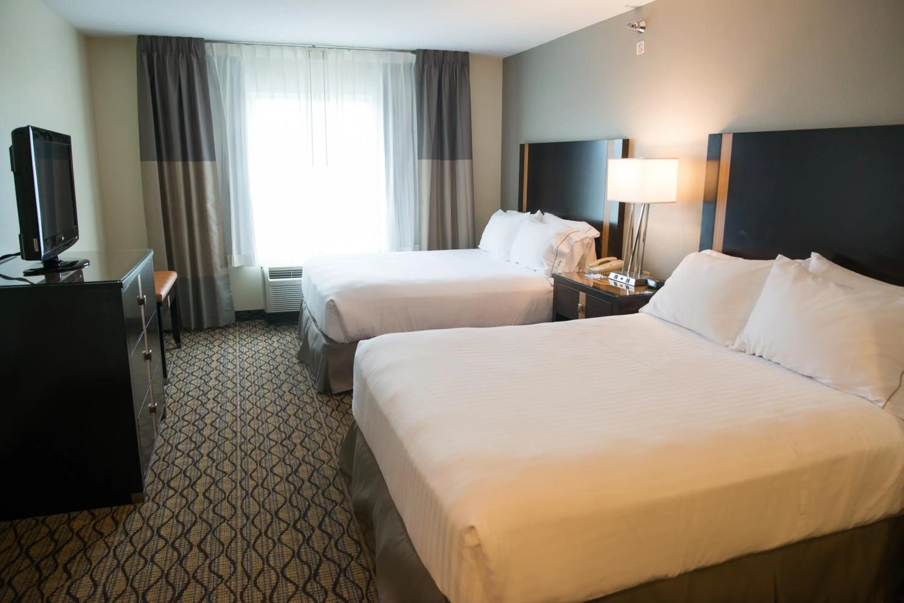 Photo of the whole room, Bed in Holiday Inn Express Hotel & Suites Chanhassen by IHG