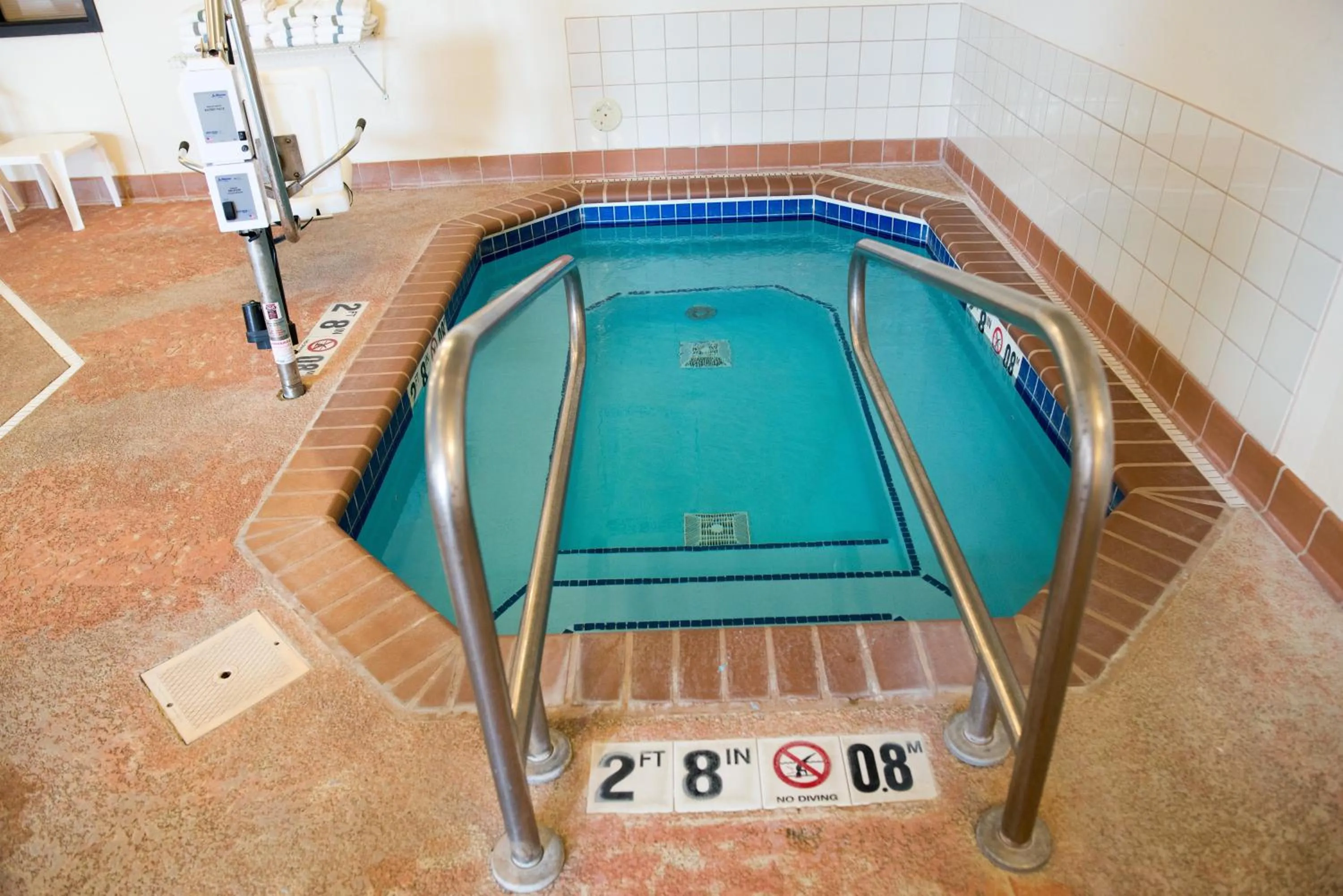 Swimming pool in Holiday Inn Express Hotel & Suites Chanhassen by IHG