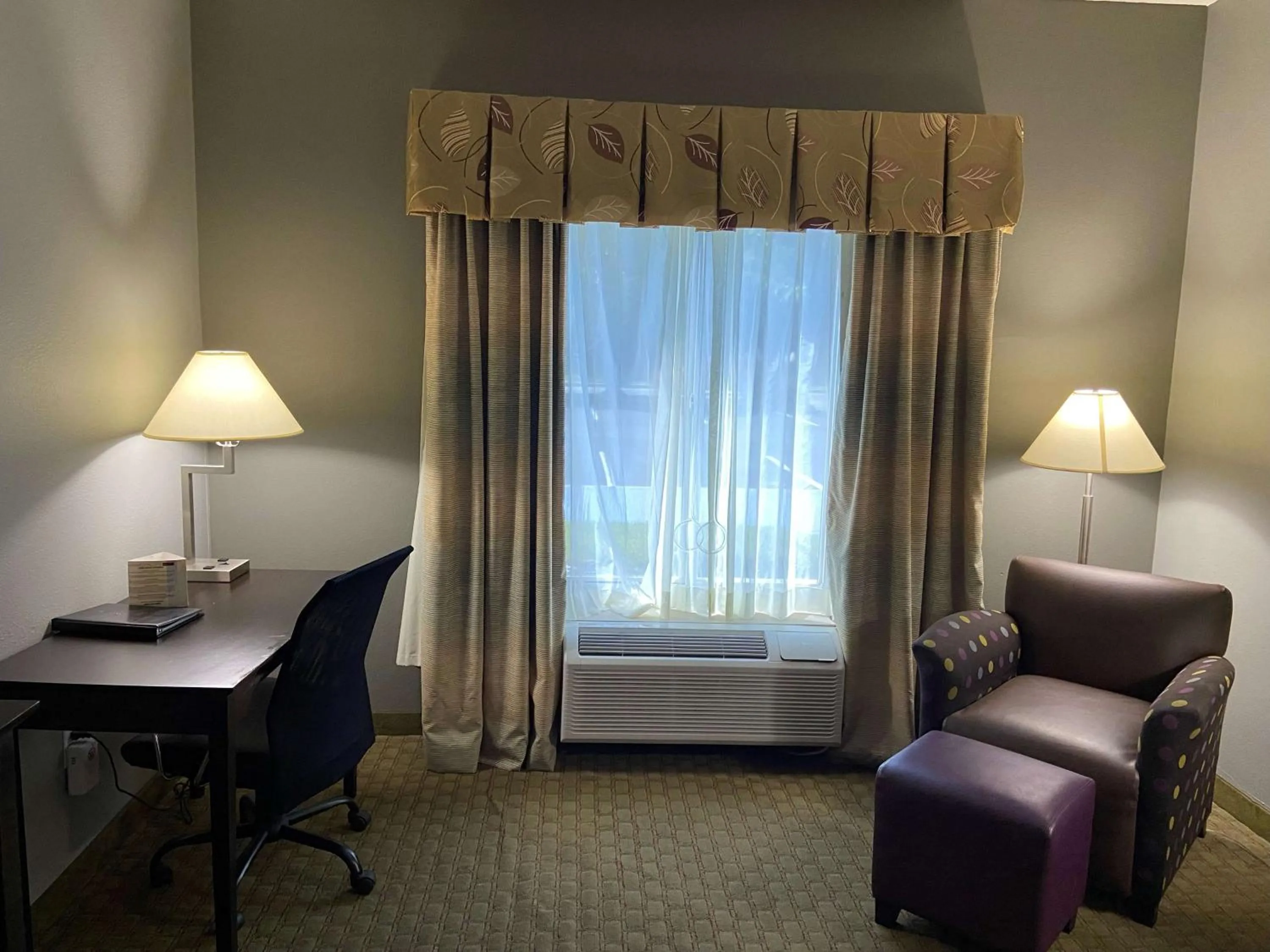 Bedroom in Best Western Pawleys Island