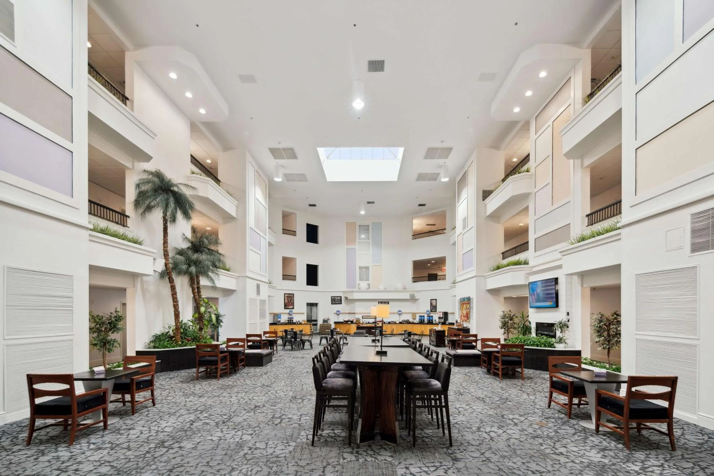 Lobby or reception in Sonesta Essential Vacaville Napa Valley