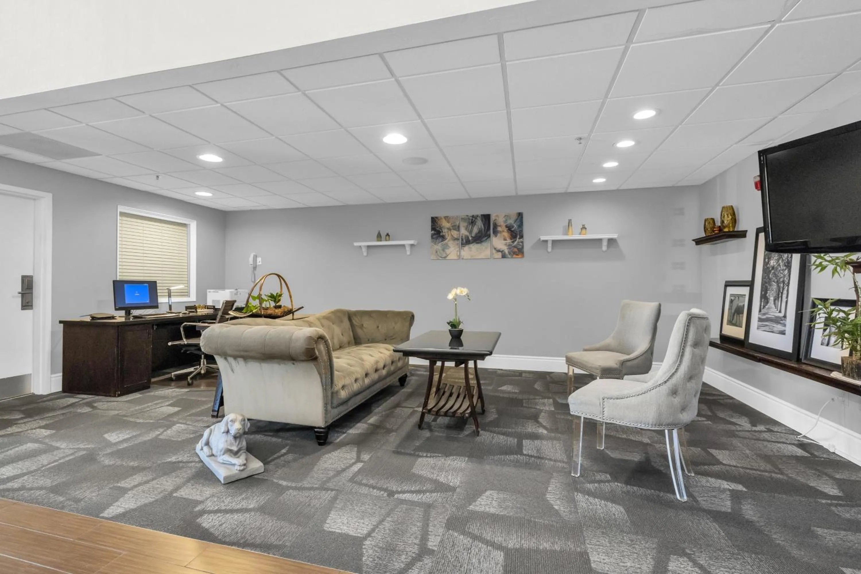 TV and multimedia in Sonesta Essential Vacaville Napa Valley