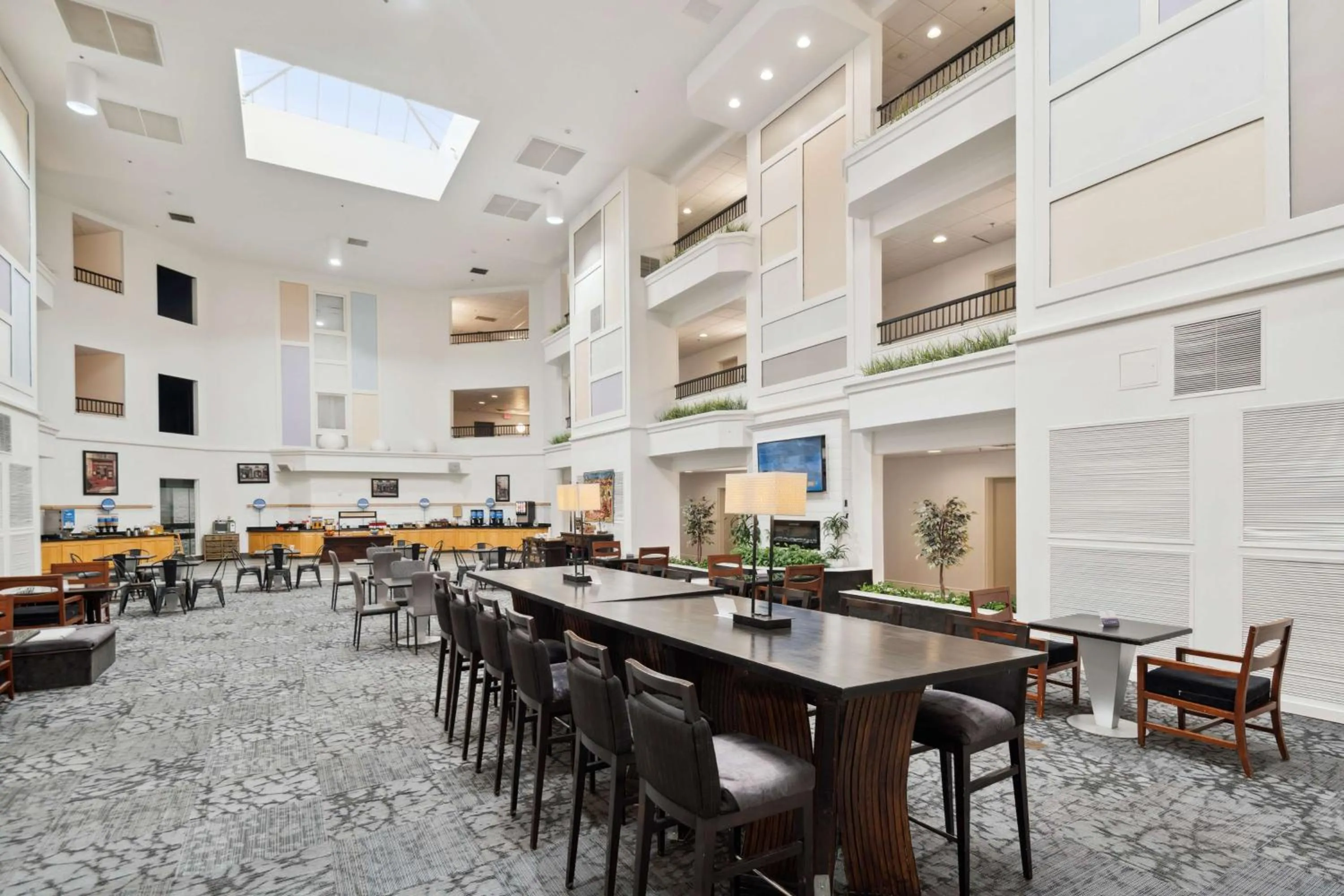 Lobby or reception in Sonesta Essential Vacaville Napa Valley