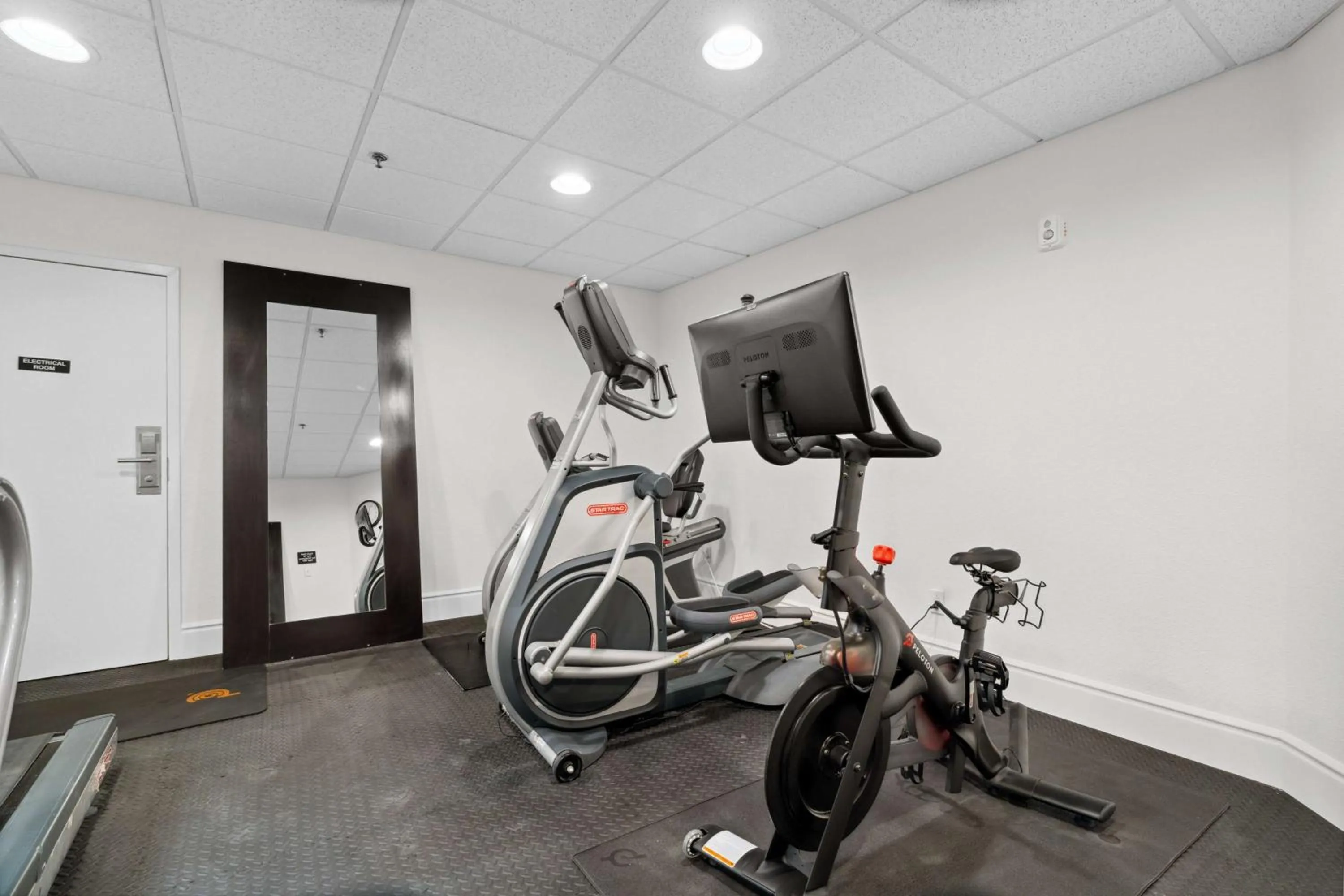 Fitness centre/facilities in Sonesta Essential Vacaville Napa Valley