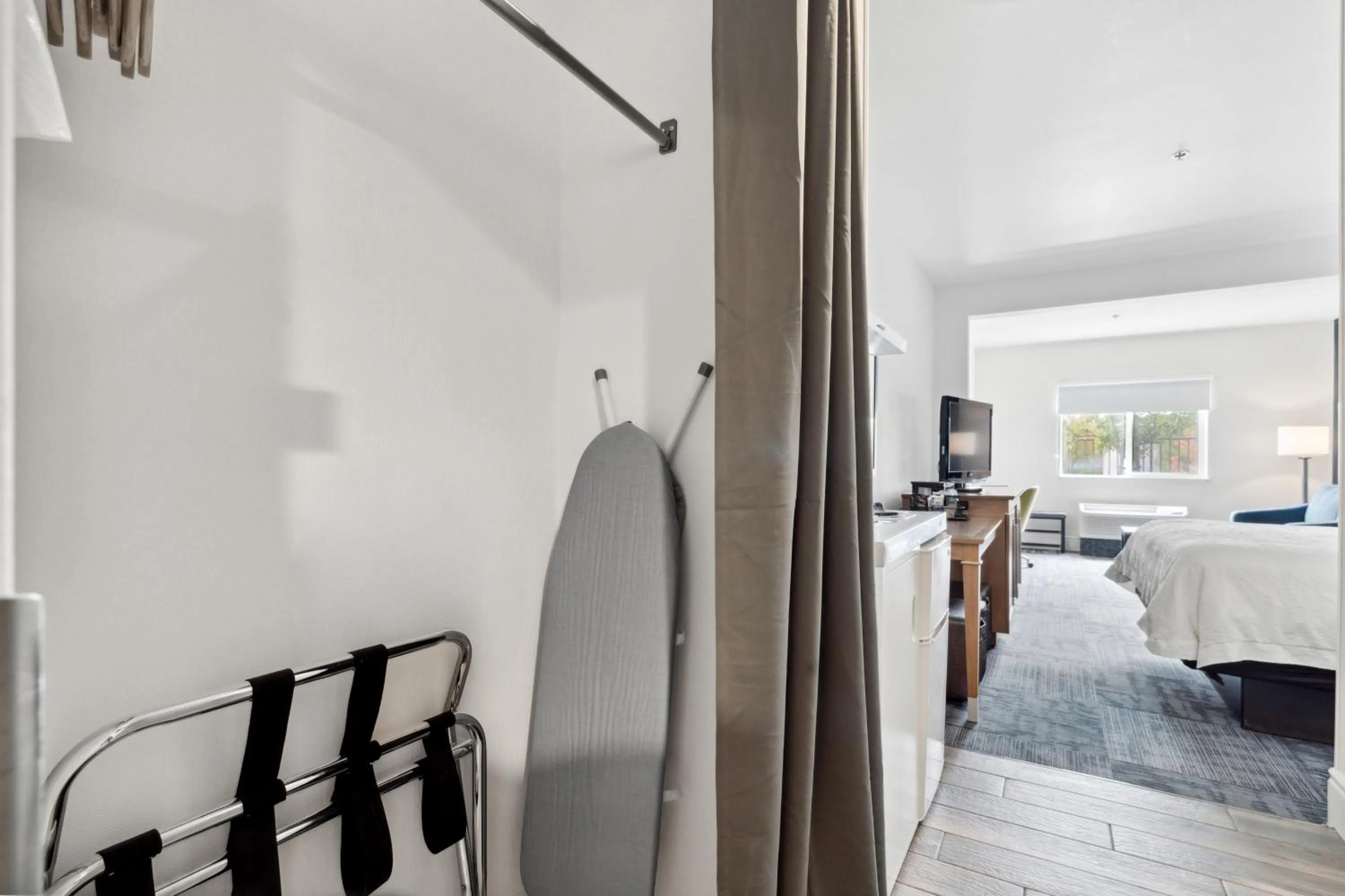 Bed in Sonesta Essential Vacaville Napa Valley