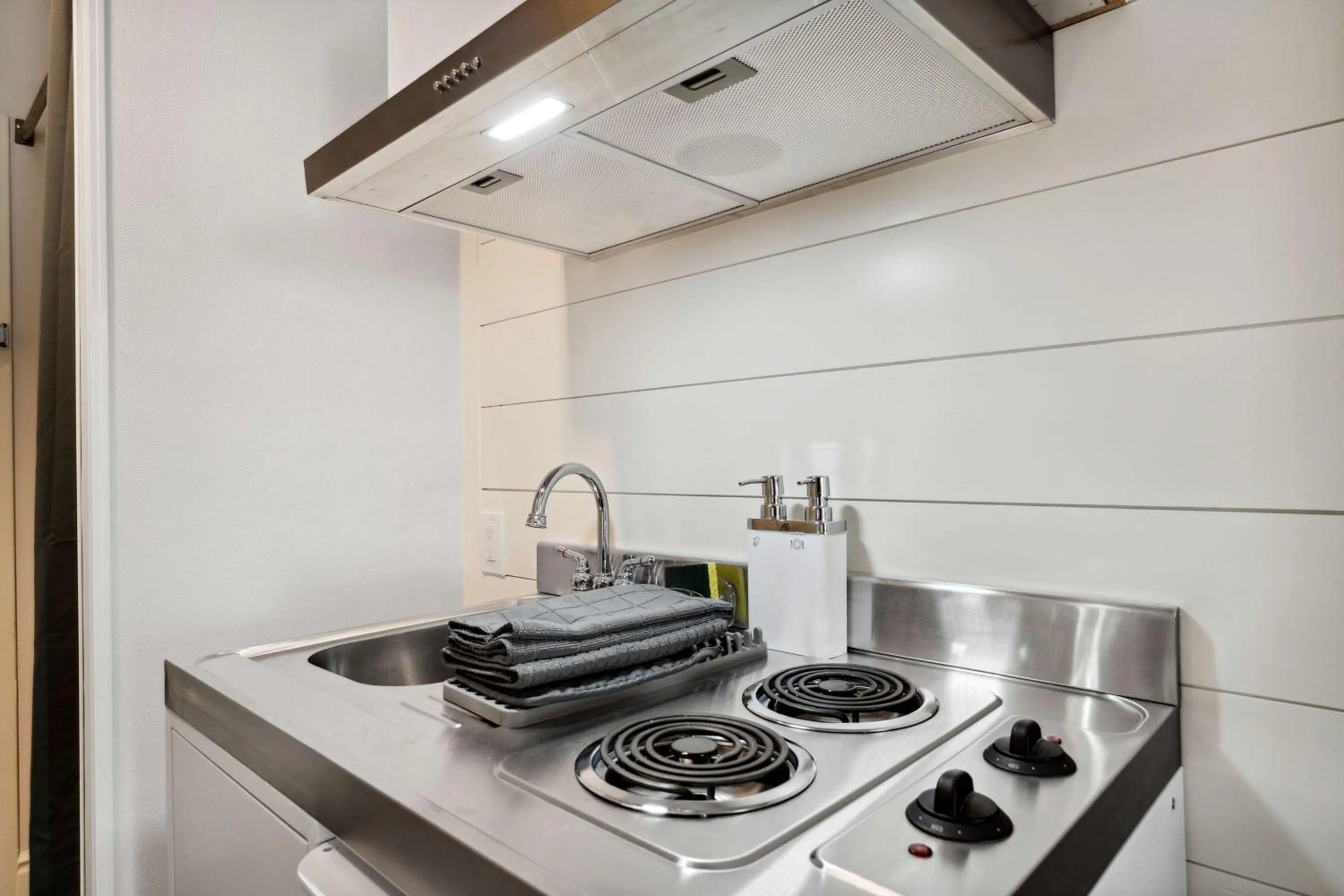 Bedroom in Sonesta Essential Vacaville Napa Valley