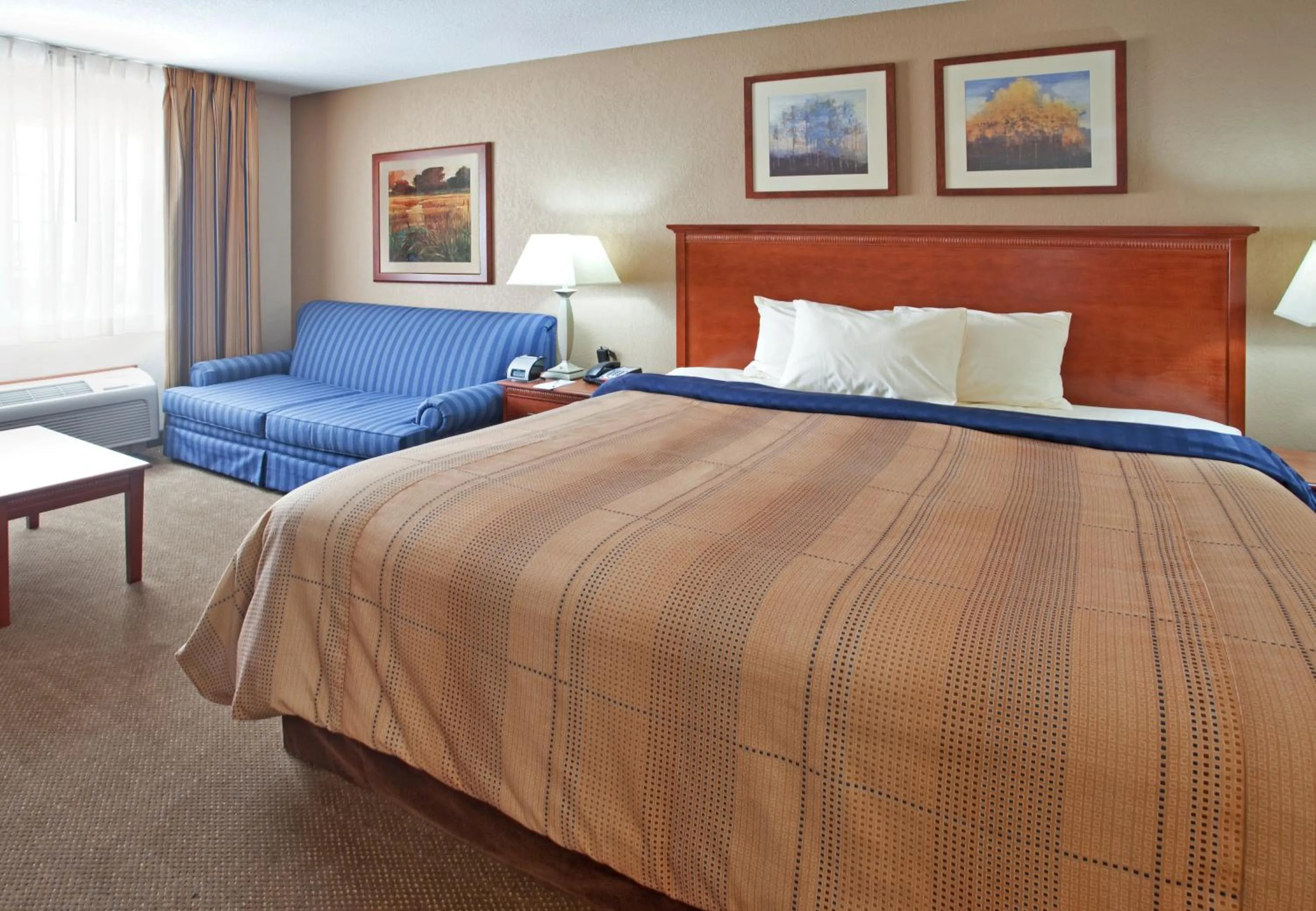 Bedroom, Bed in Candlewood Suites Elgin – Northwest Chicago by IHG