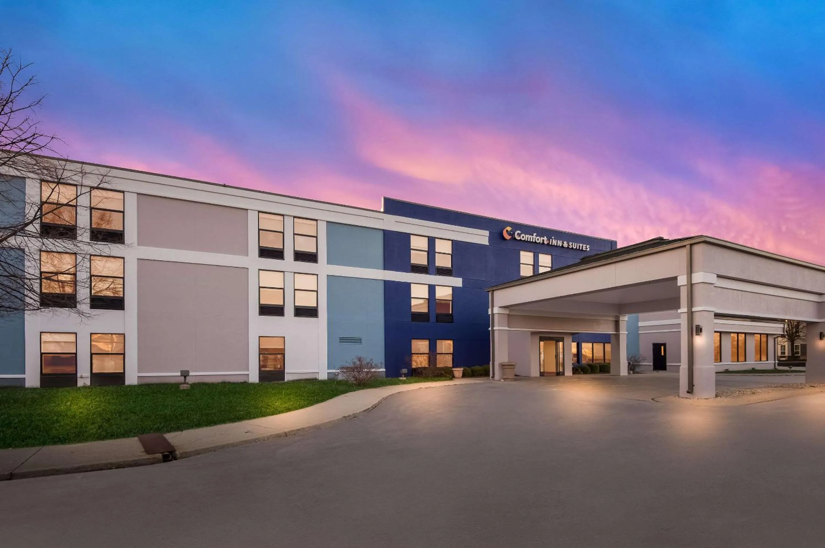 Property building in Comfort Inn & Suites Fishers - Indianapolis