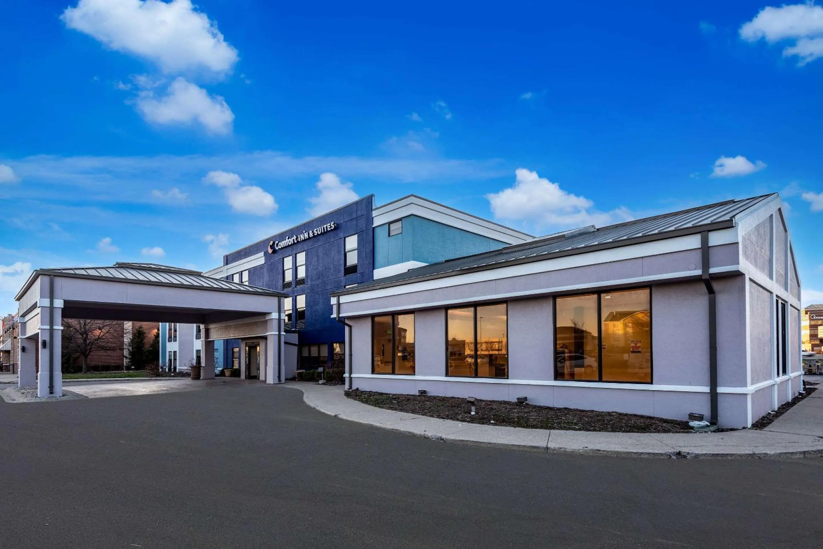 Property building in Comfort Inn & Suites Fishers - Indianapolis