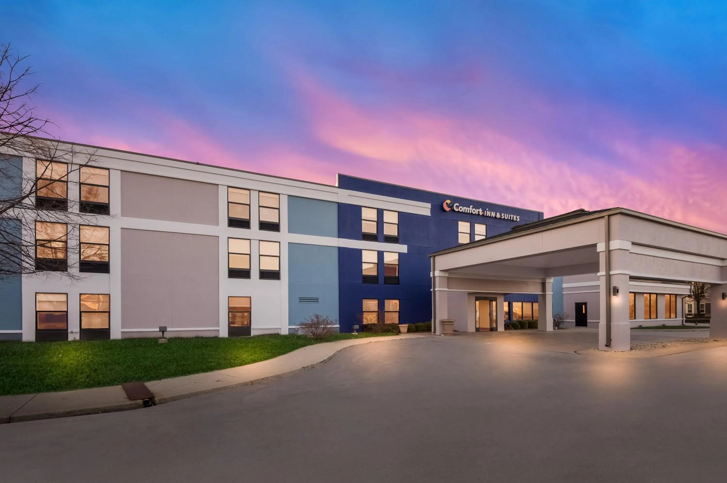 Property building in Comfort Inn & Suites Fishers - Indianapolis