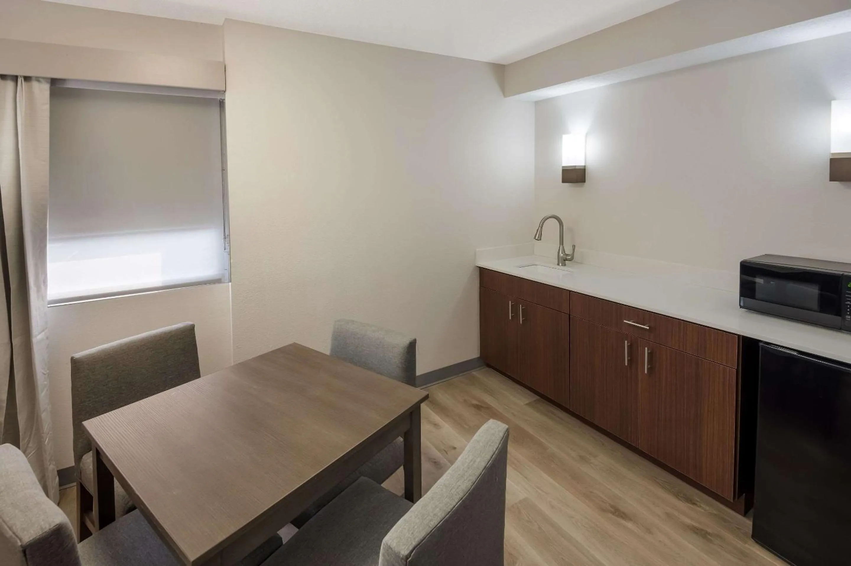 Bedroom in Comfort Inn & Suites Fishers - Indianapolis