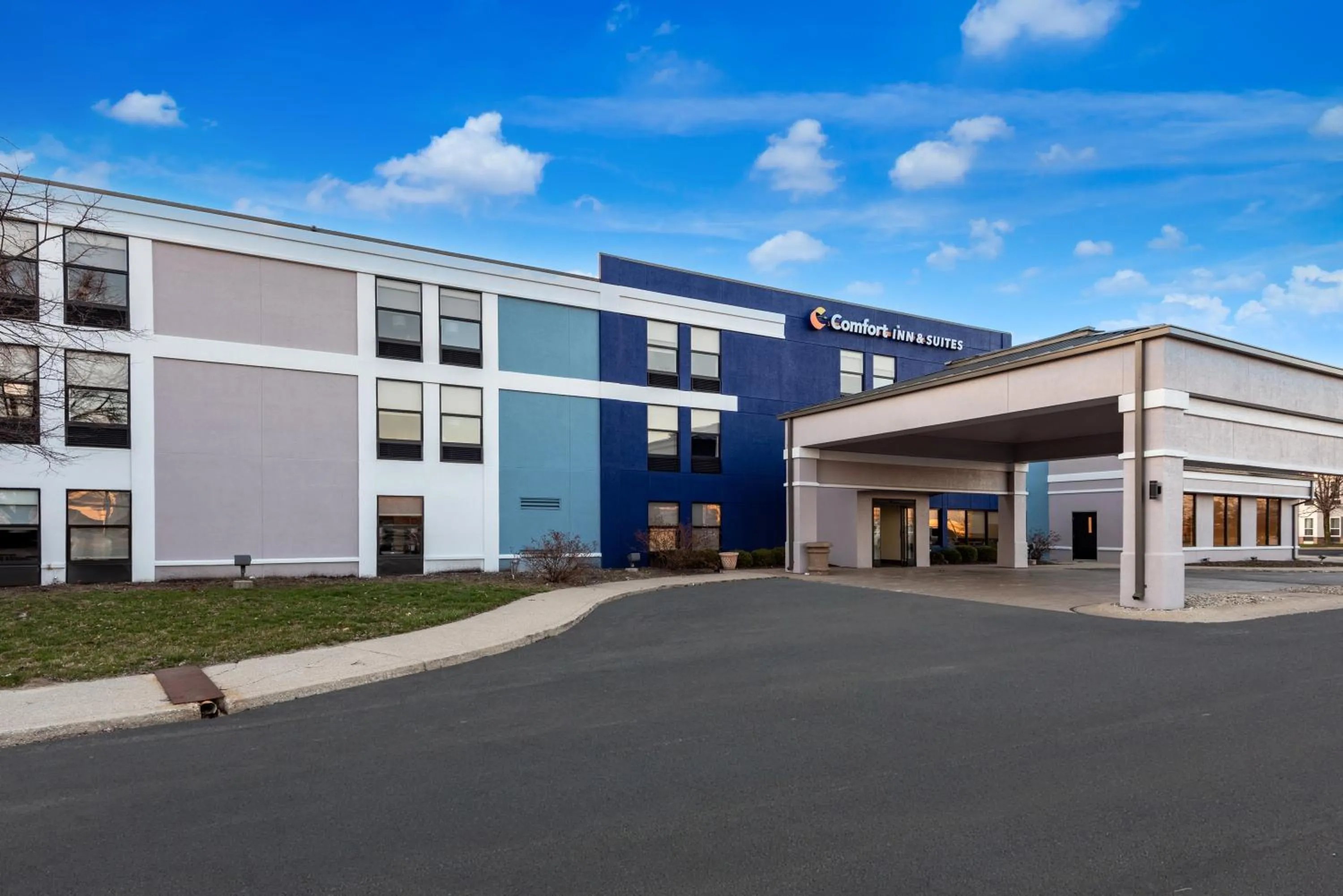Property building in Comfort Inn & Suites Fishers - Indianapolis