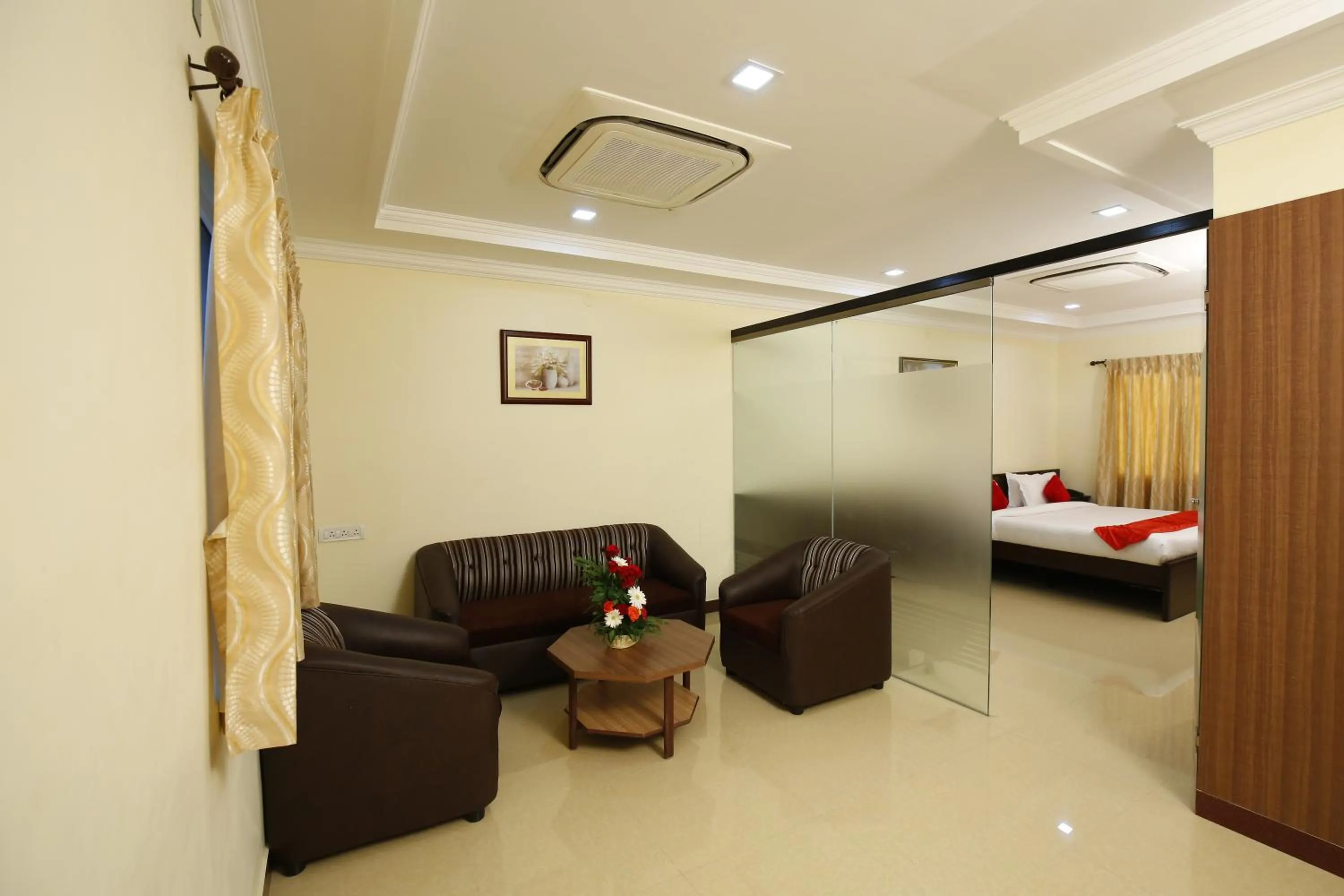 Lobby or reception, Bed in Hotel Sree Devi Madurai