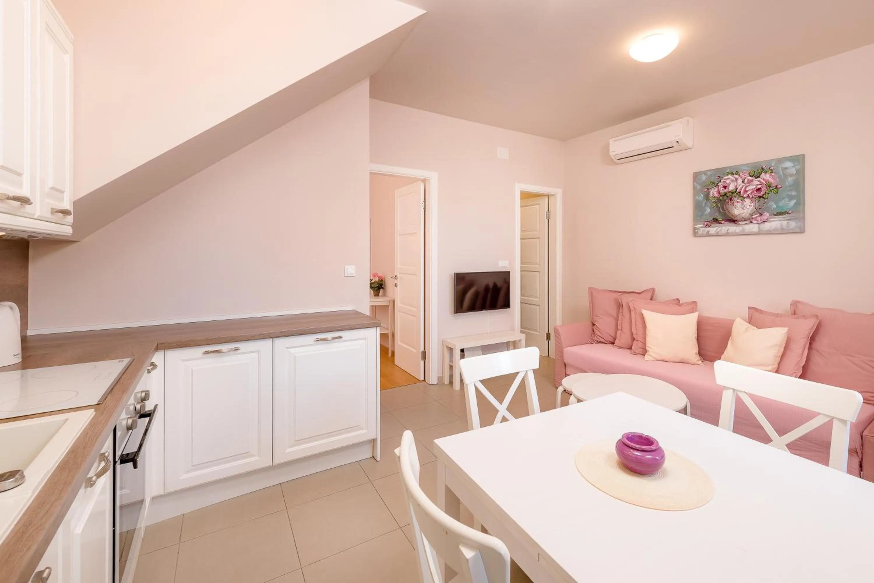 TV and multimedia in Vila Ora