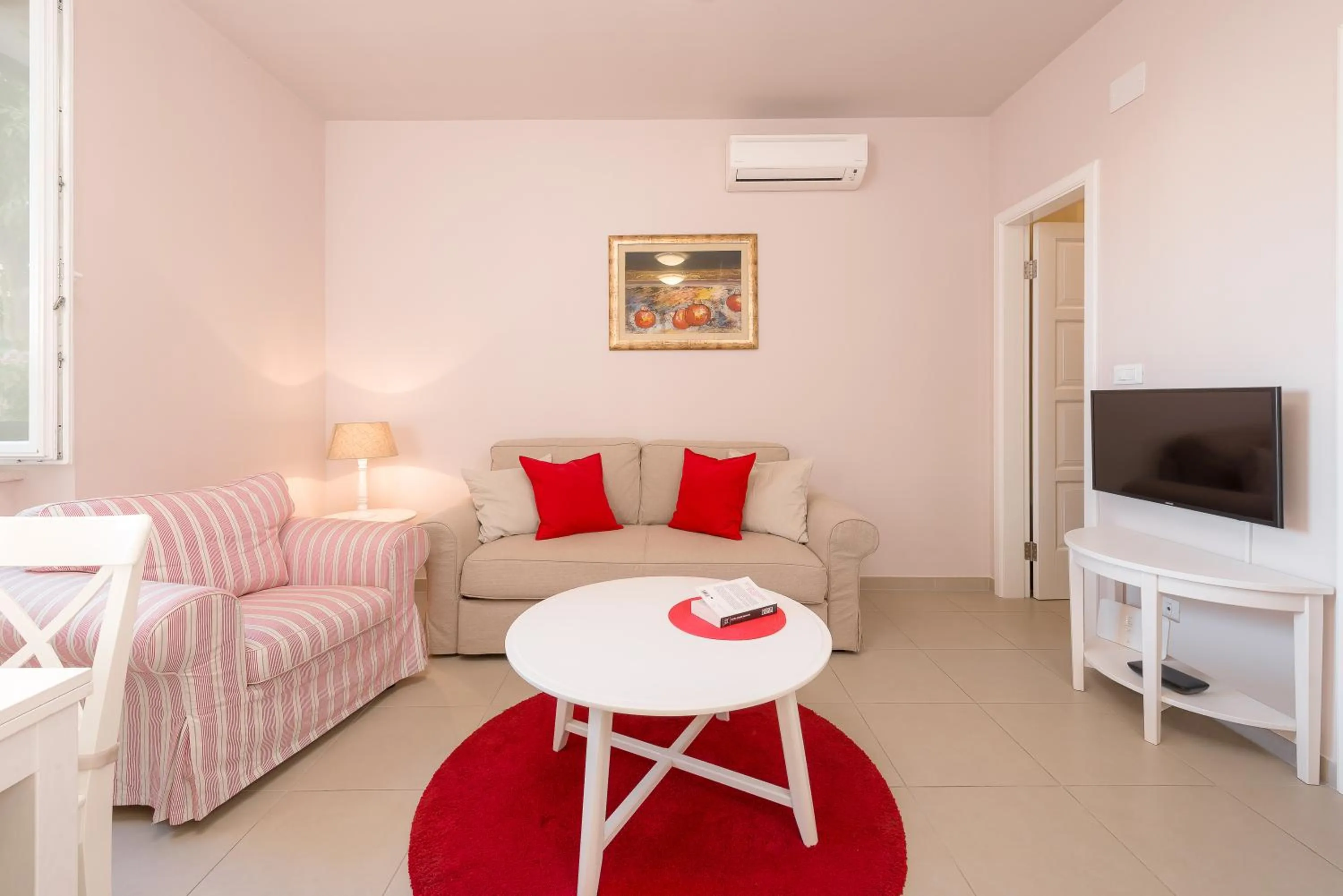 TV and multimedia in Vila Ora