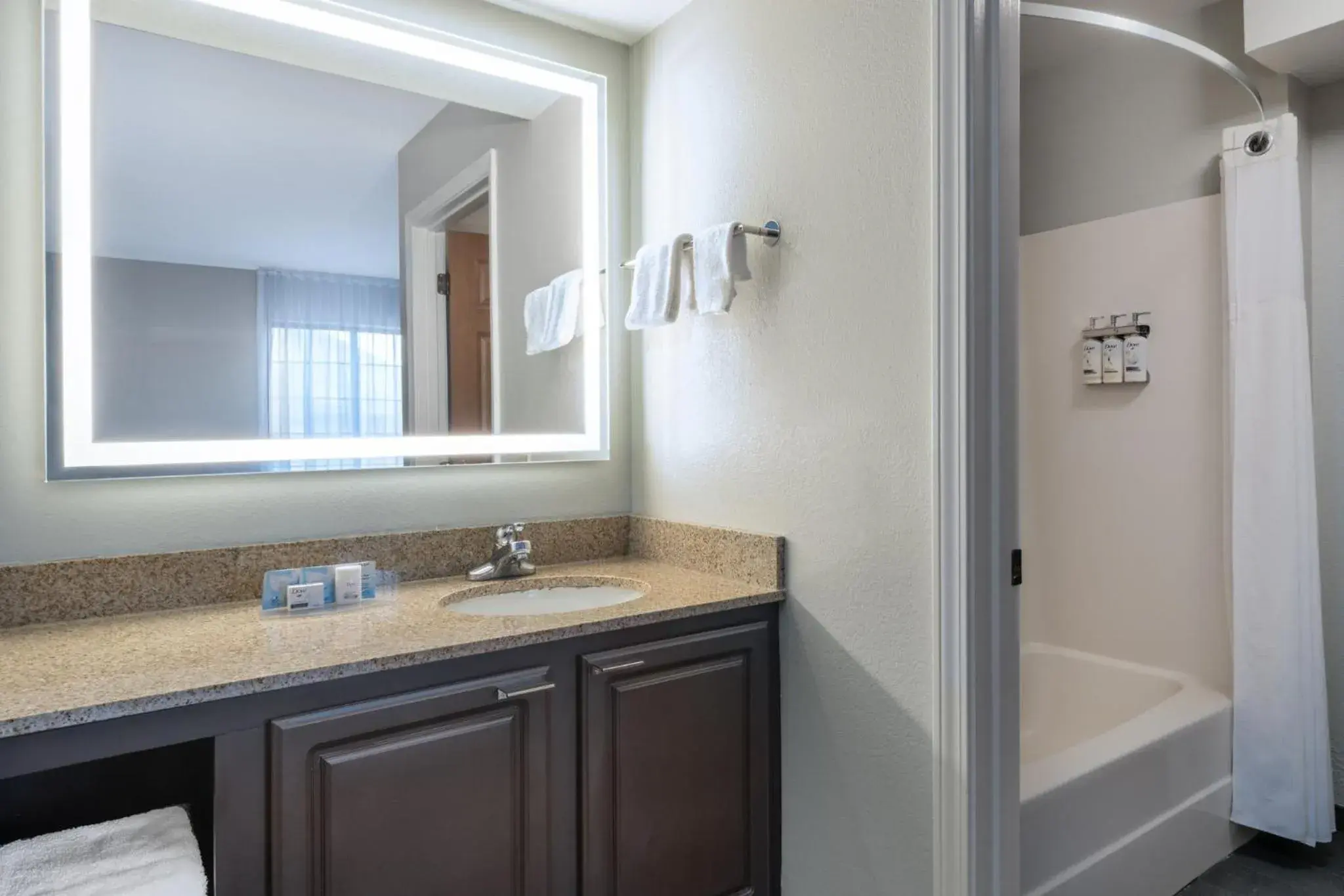 One-Bedroom Suite with Two Double Beds in Staybridge Suites Columbus-Dublin by IHG One-Bedroom Suite with Two Double Beds in Staybridge Suites Columbus-Dublin by IHG