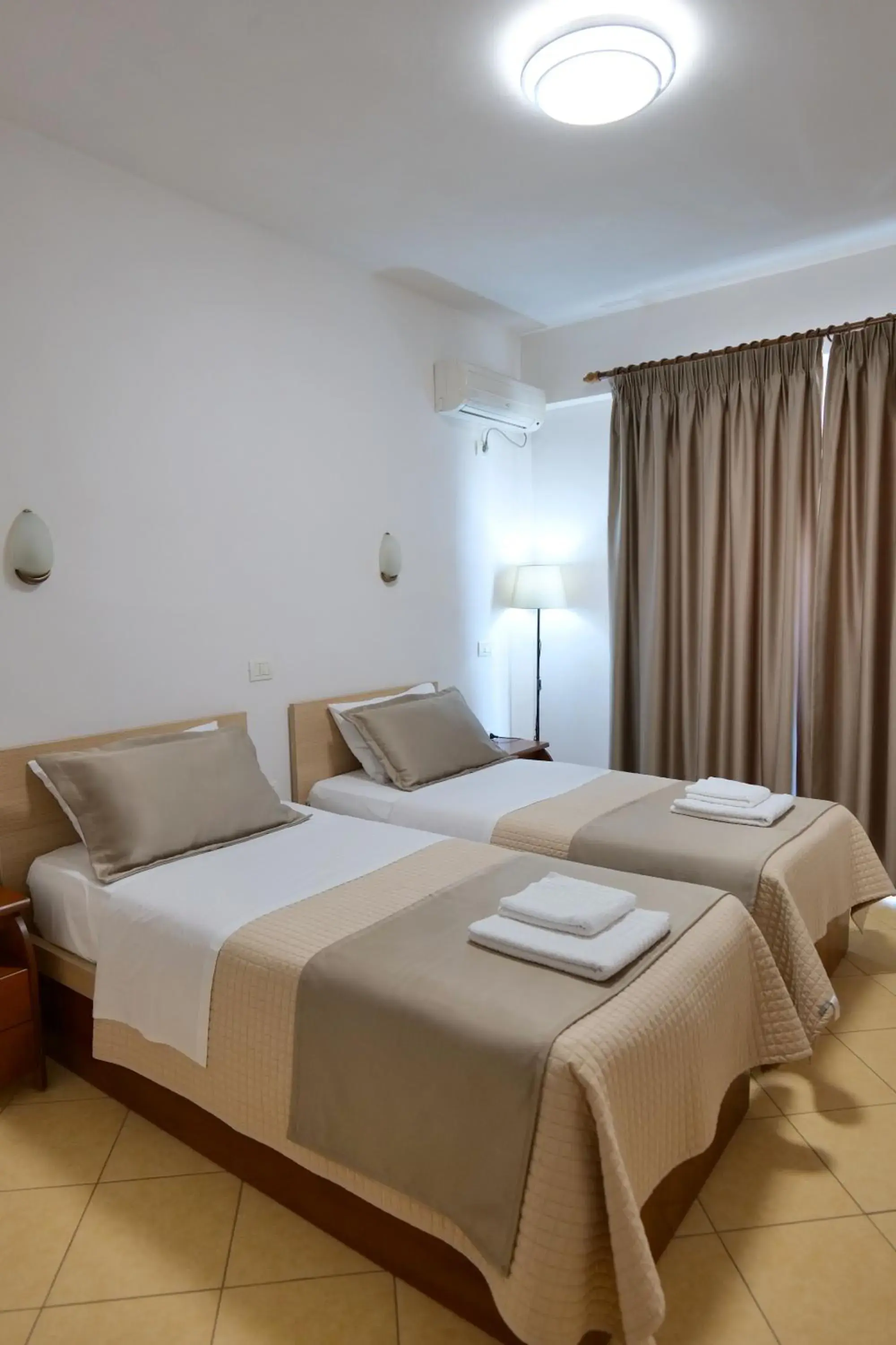 Twin Room with Sea View in Hotel Mano Twin Room with Sea View in Hotel Mano