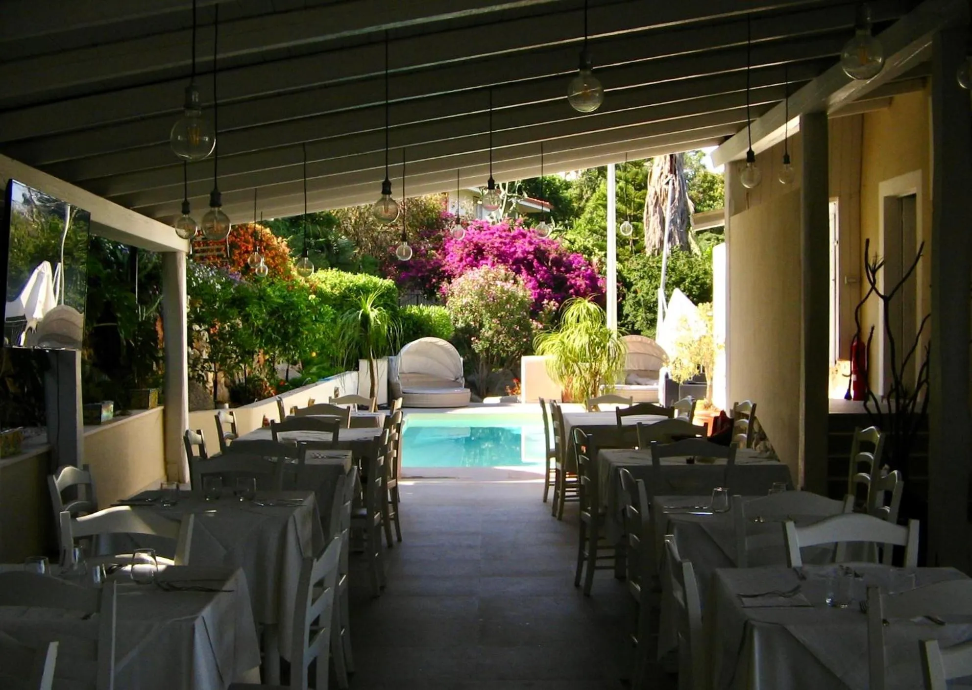 Restaurant/places to eat in HOTEL MERCURIO SUL MARE - Fish restaurant and private beach